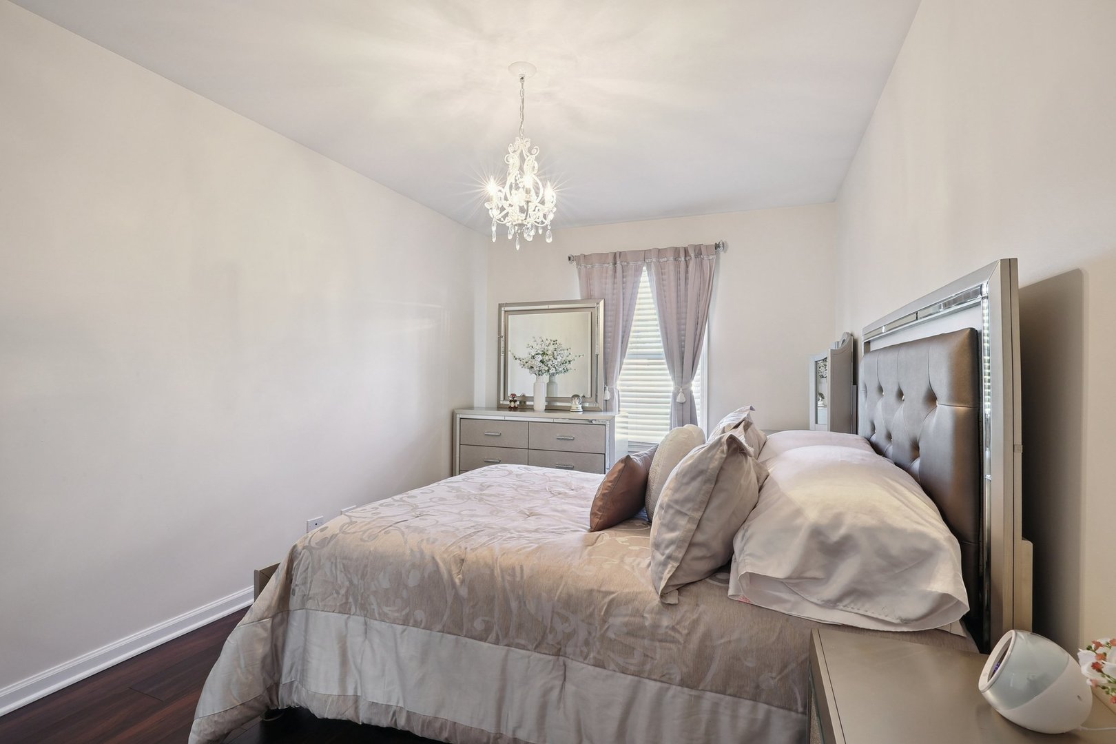 639 W Comstock Avenue