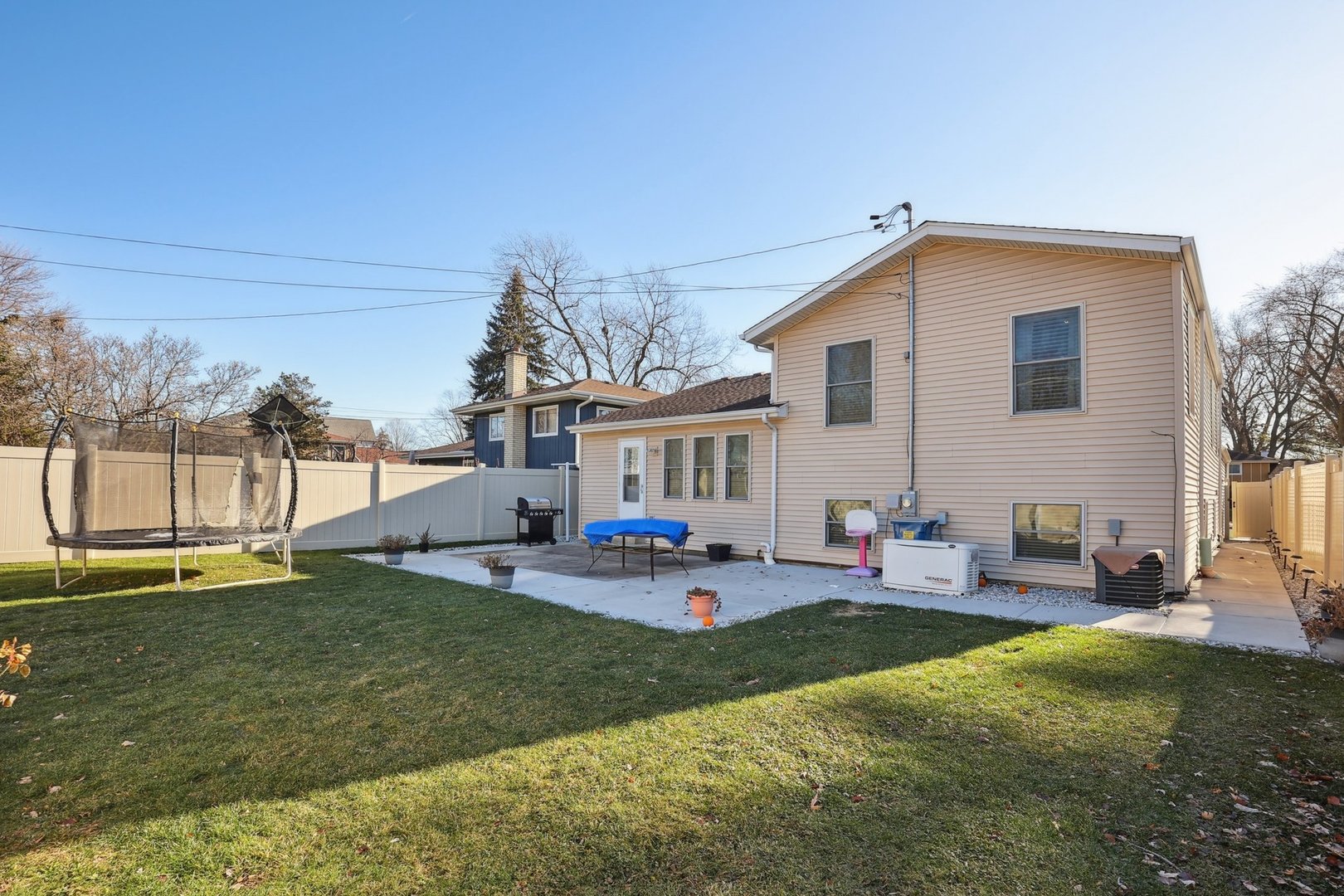 639 W Comstock Avenue