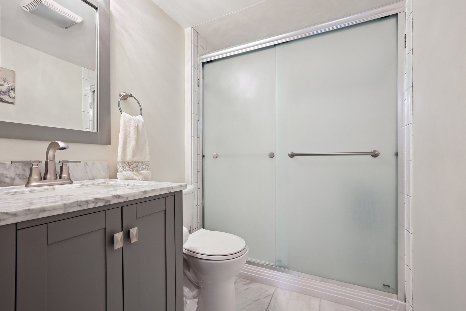 639 W Comstock Avenue