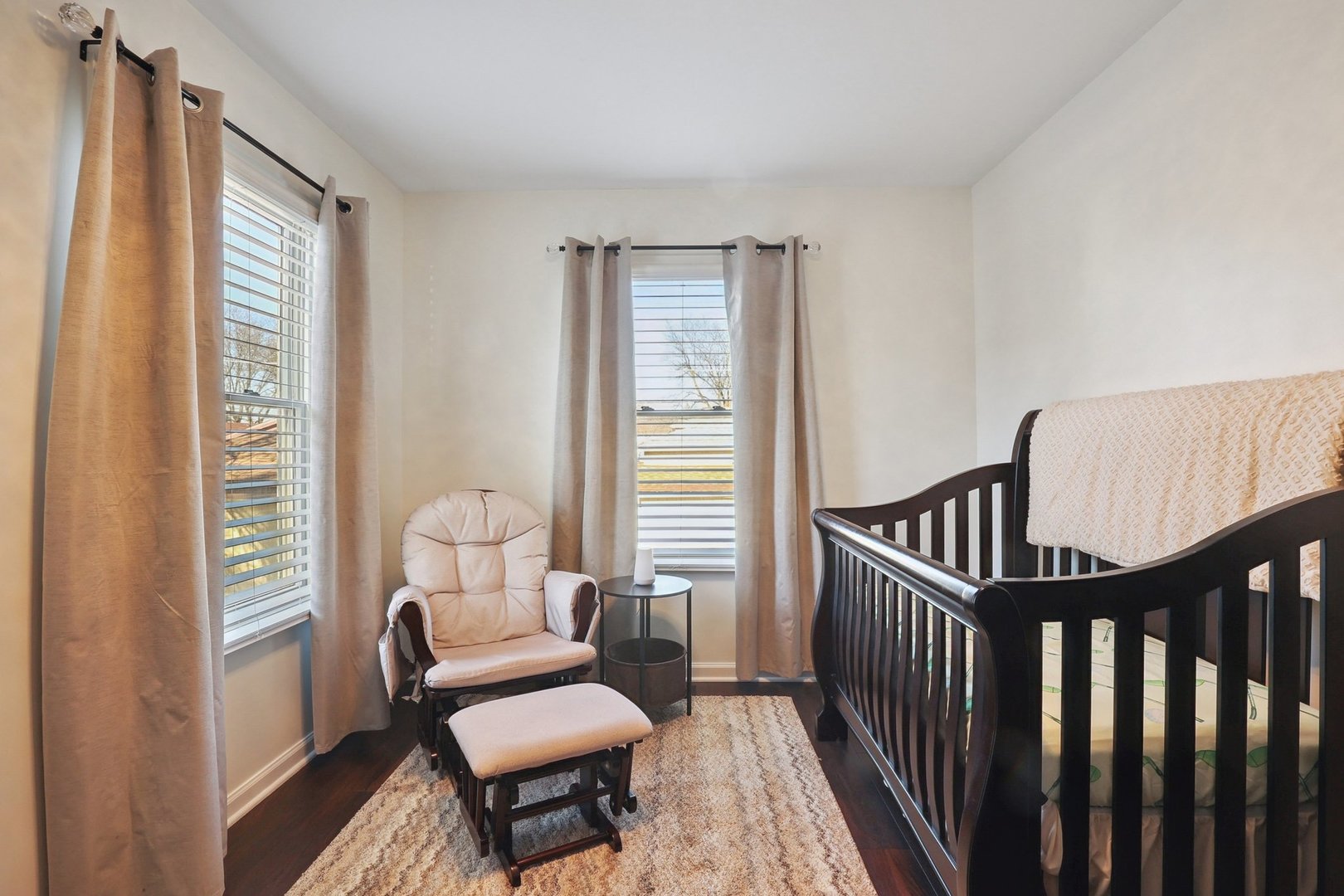 639 W Comstock Avenue