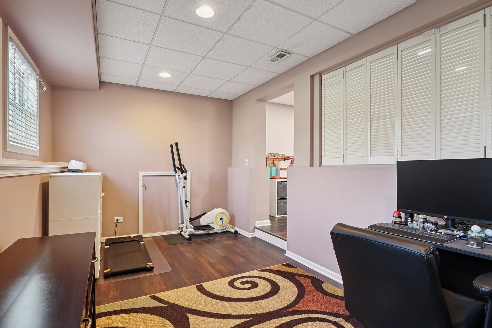 639 W Comstock Avenue