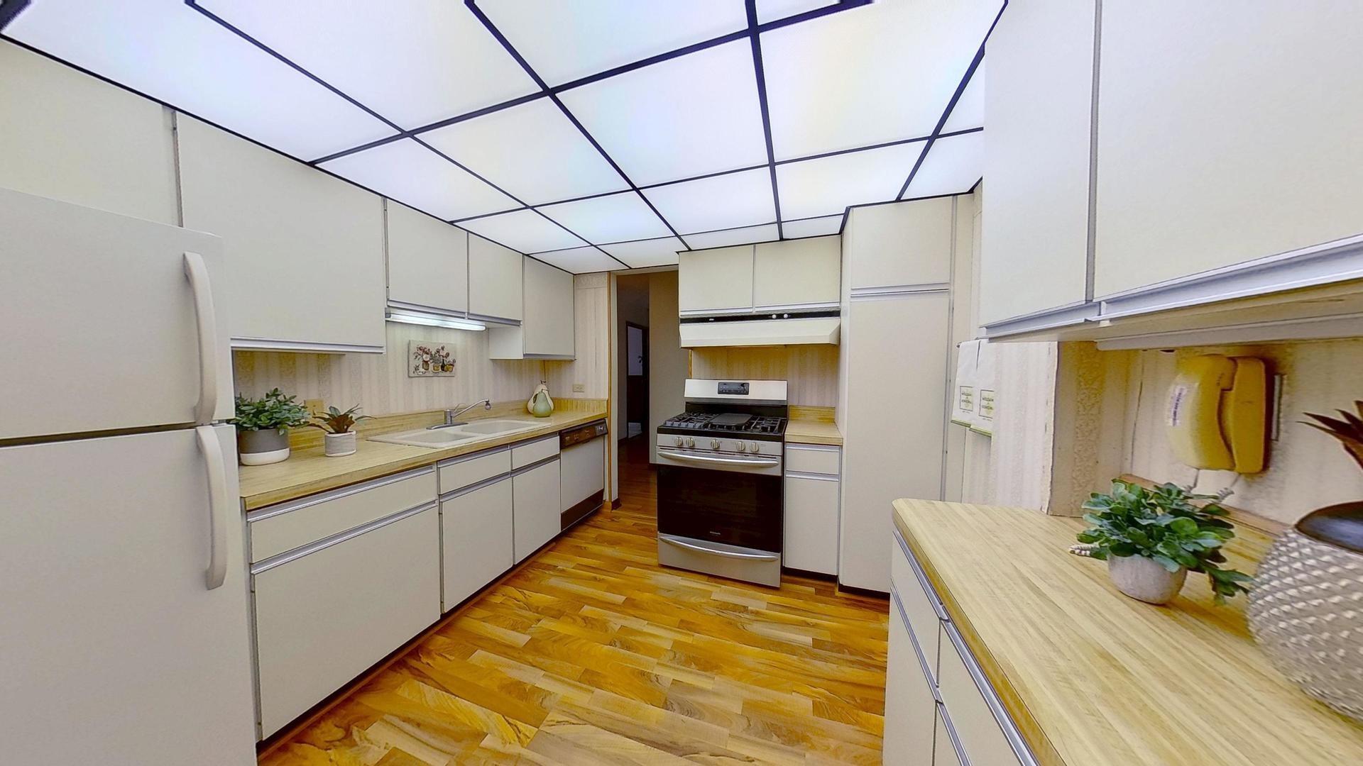 2211 S Stewart Avenue Unit: 3D