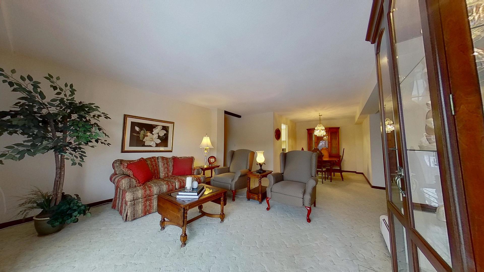 2211 S Stewart Avenue Unit: 3D