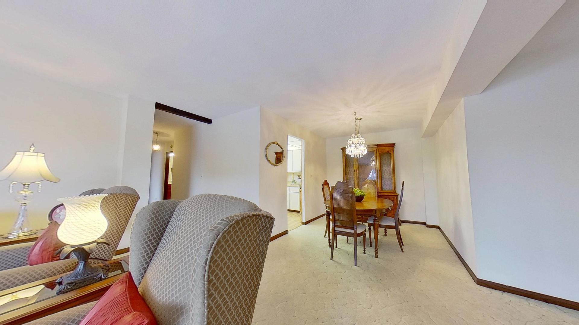 2211 S Stewart Avenue Unit: 3D