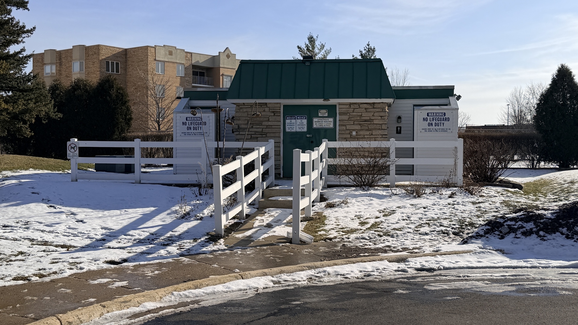 2211 S Stewart Avenue Unit: 3D