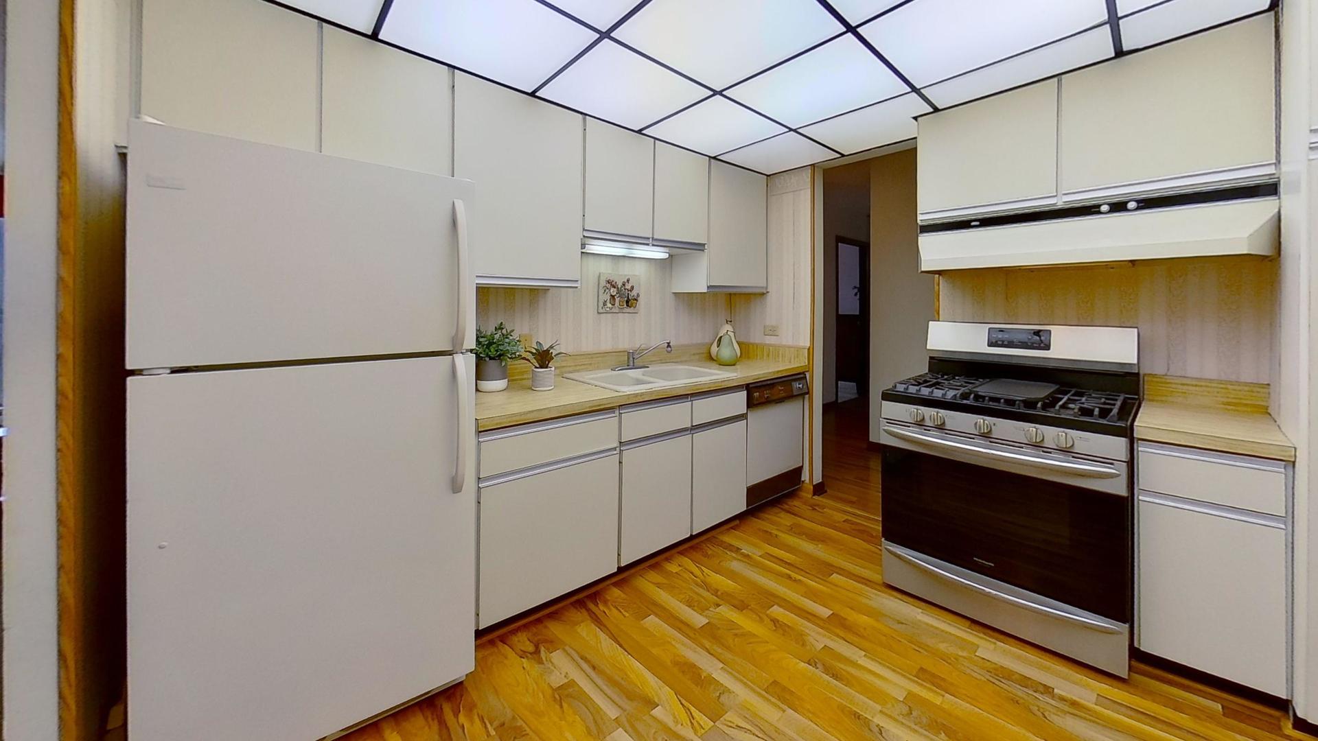 2211 S Stewart Avenue Unit: 3D