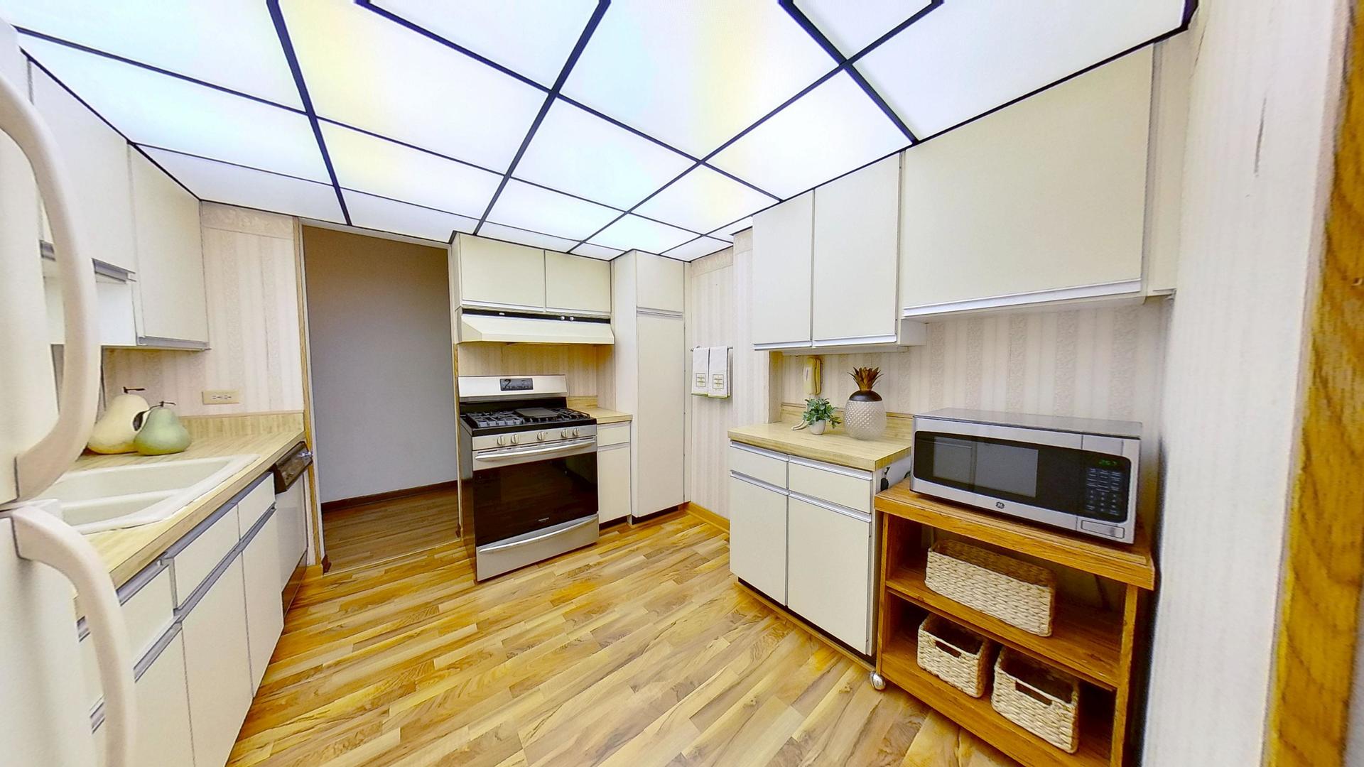 2211 S Stewart Avenue Unit: 3D