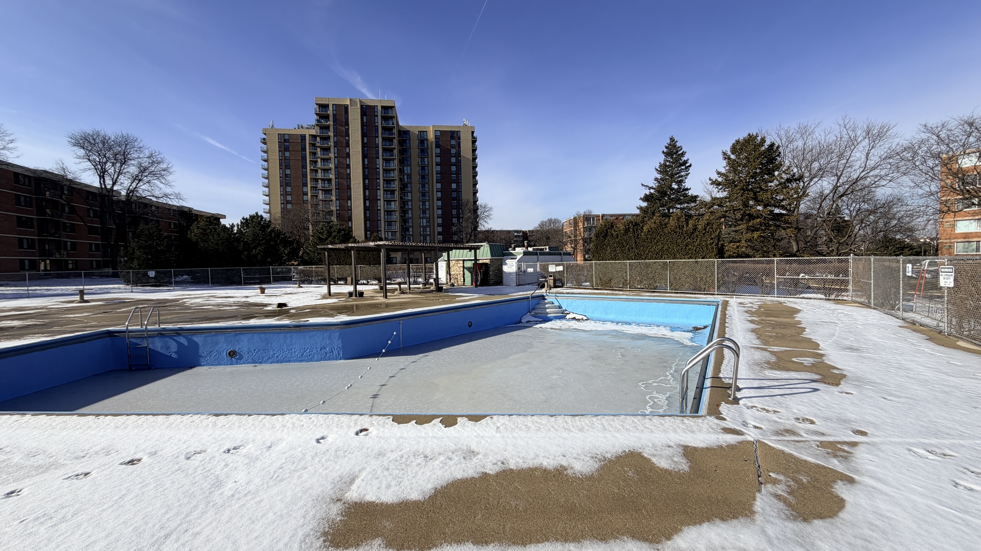 2211 S Stewart Avenue Unit: 3D