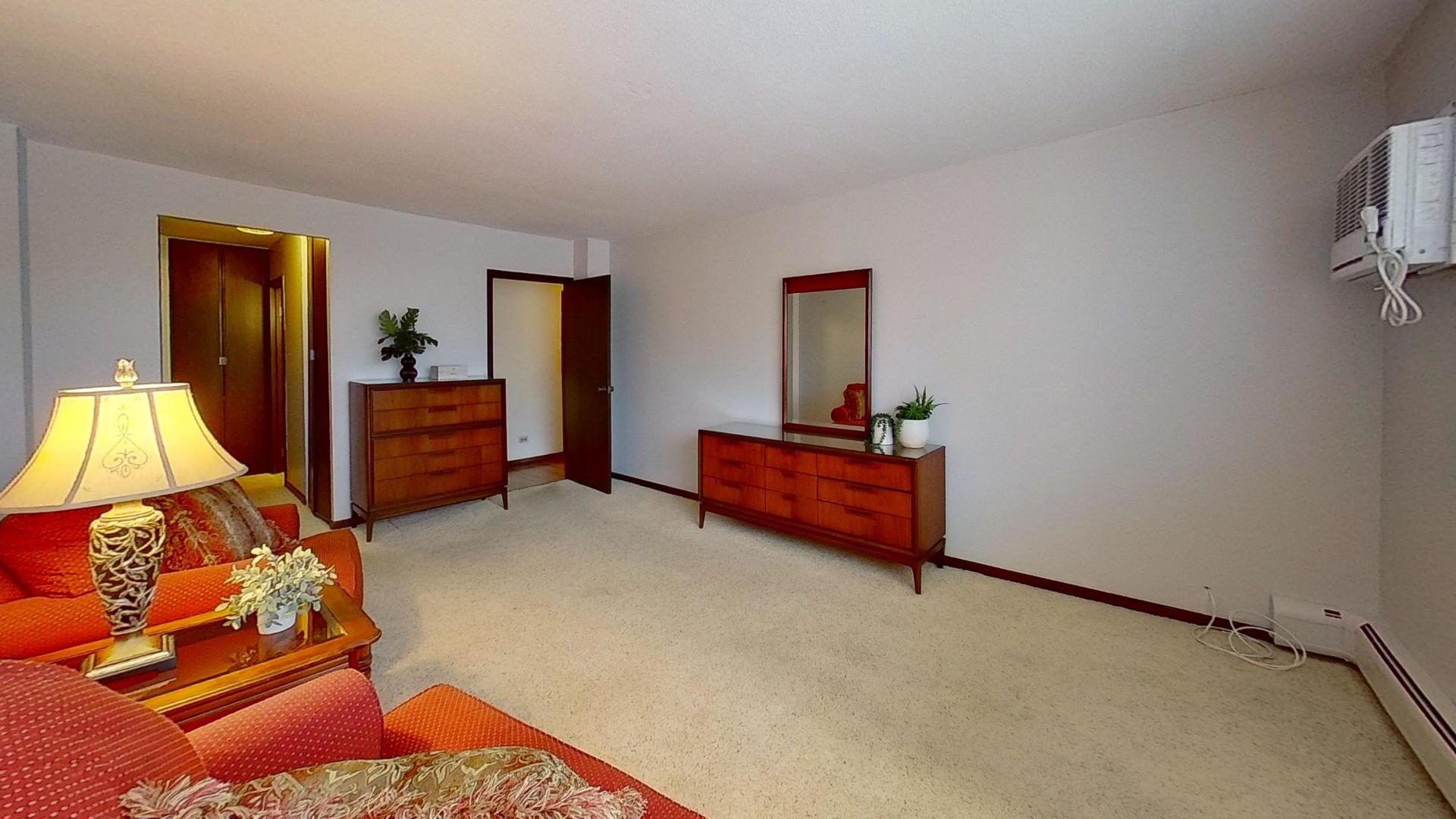 2211 S Stewart Avenue Unit: 3D