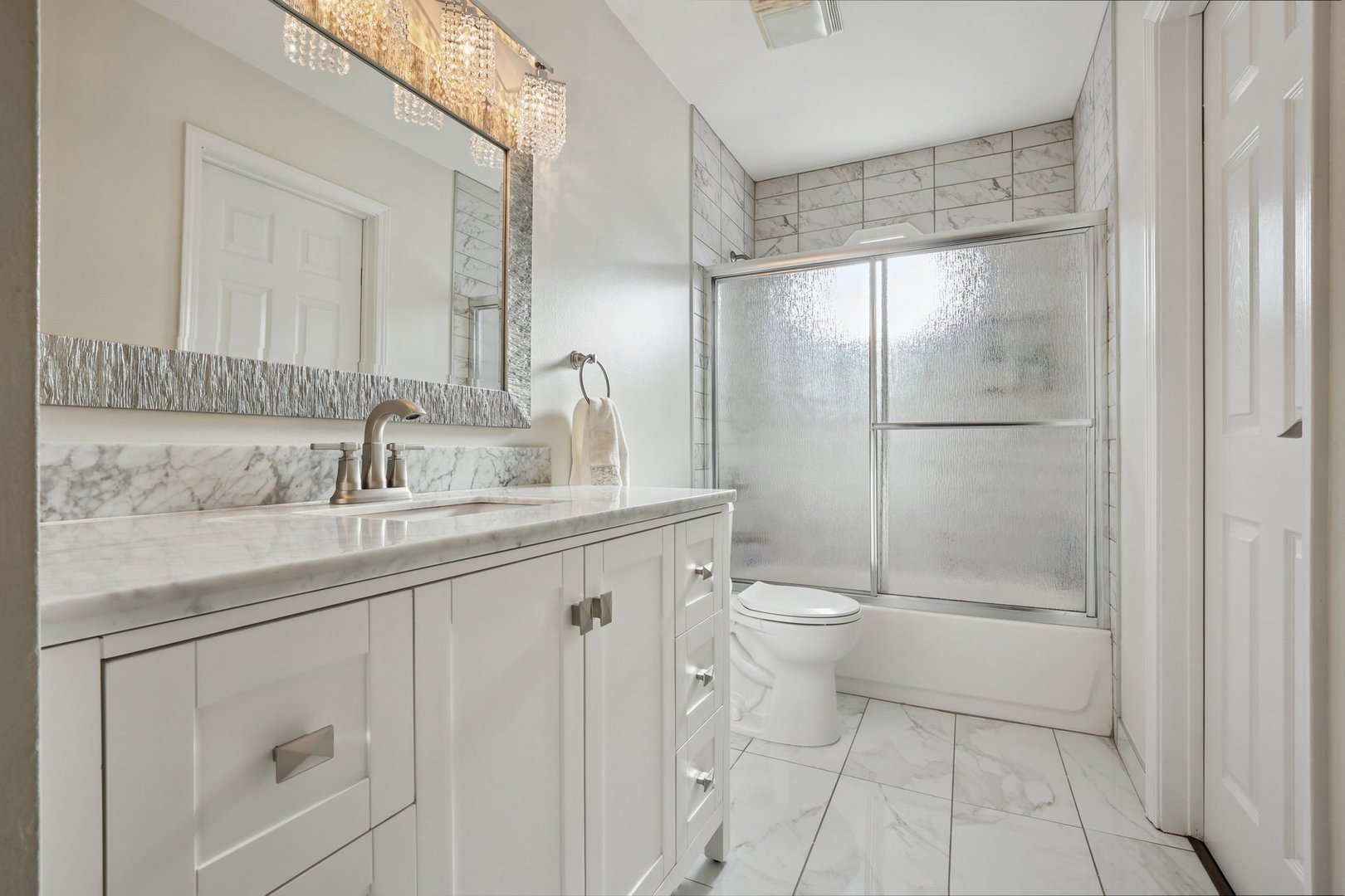 639 W Comstock Avenue