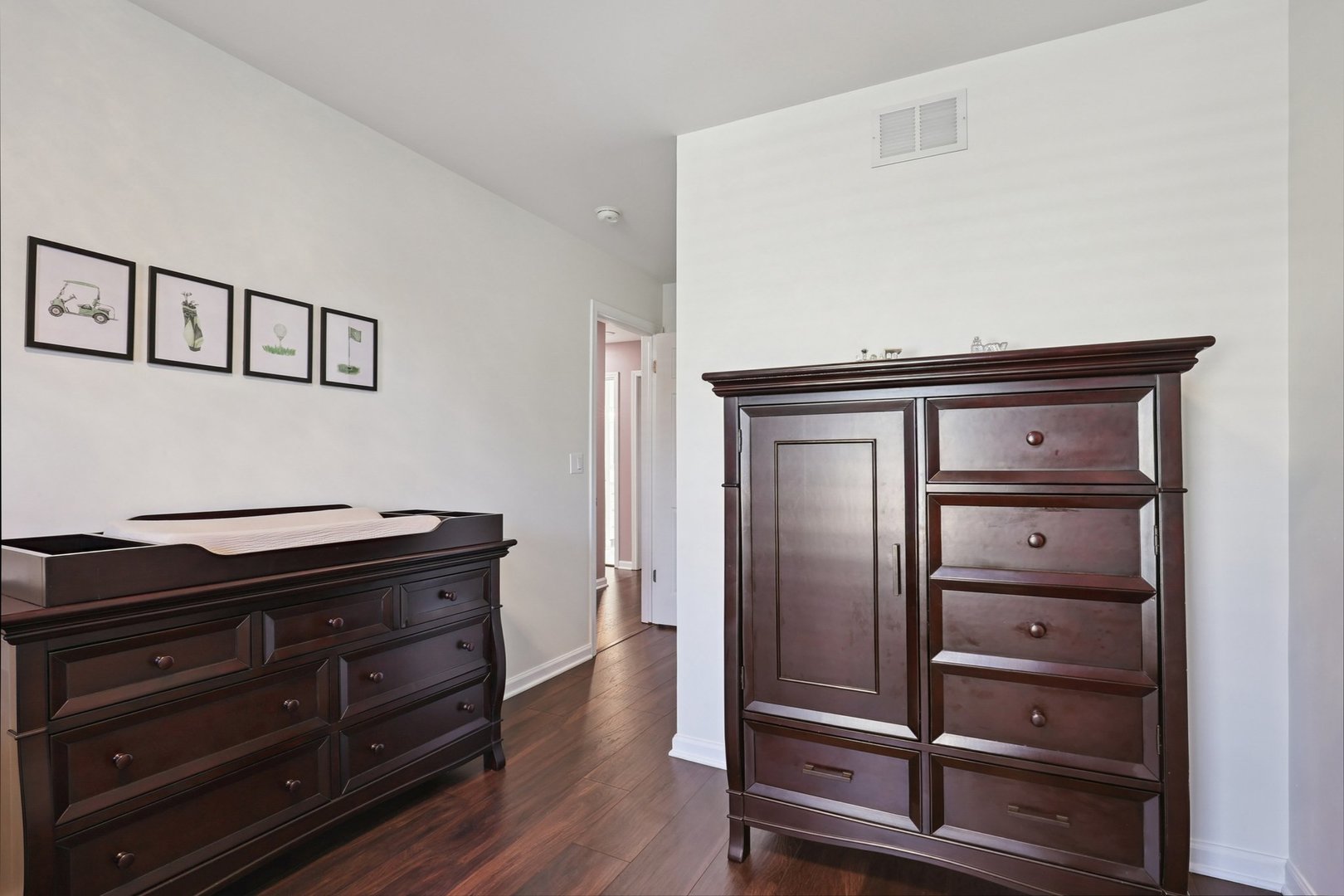 639 W Comstock Avenue