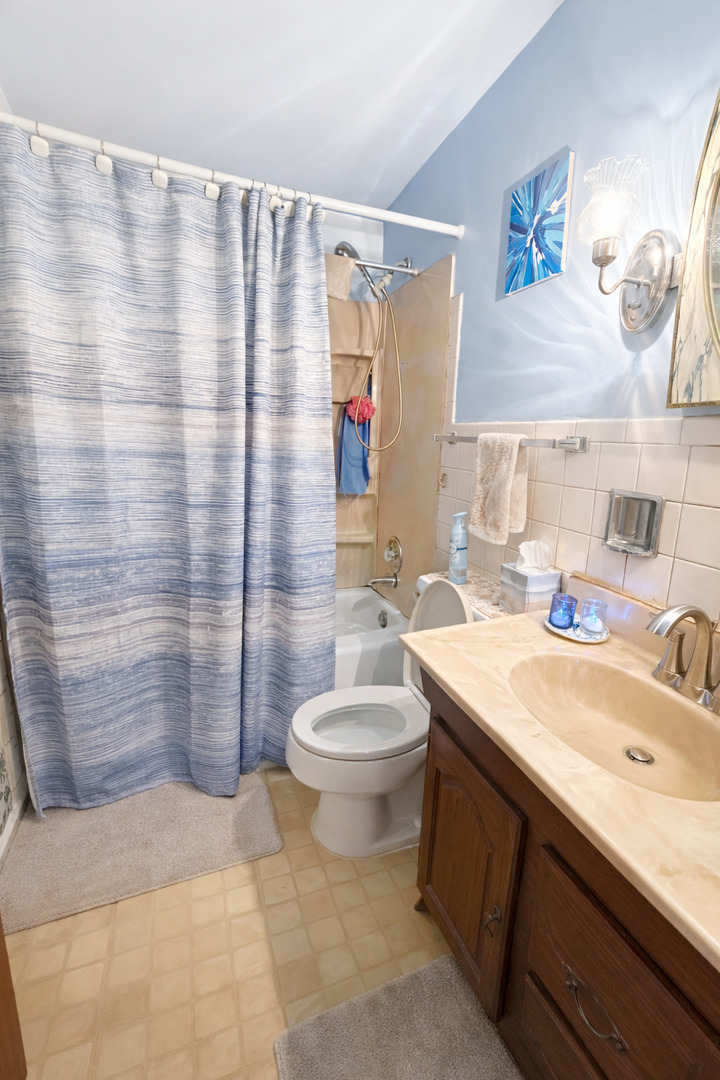 1320B Lore Lane Unit: 110