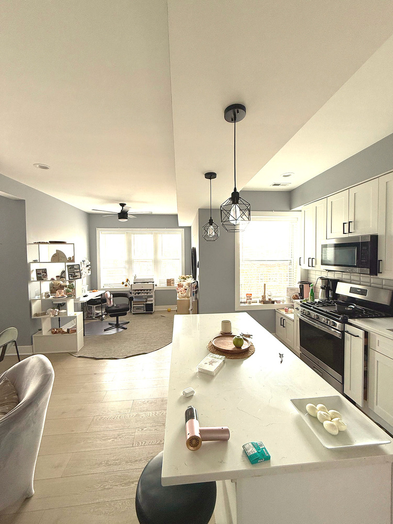 4925 N Albany Avenue