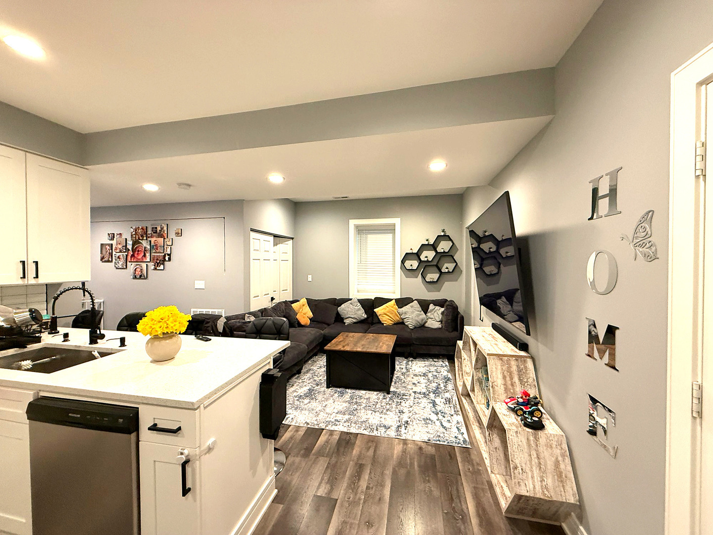 4925 N Albany Avenue