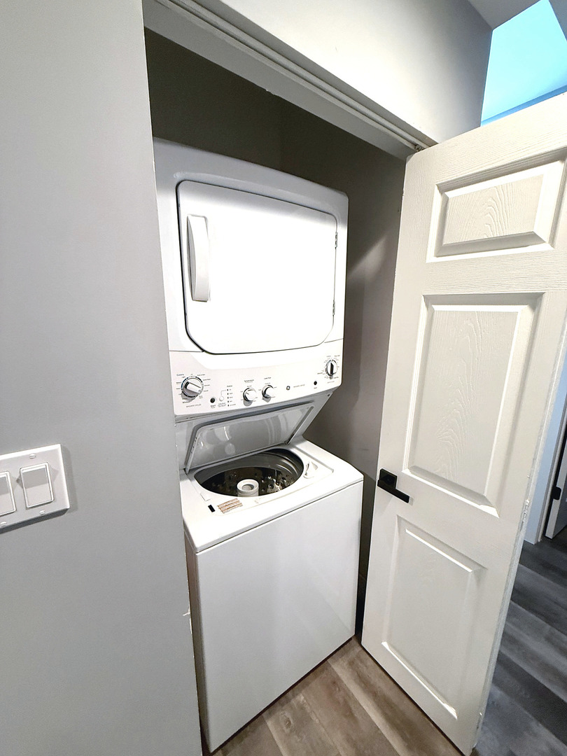 4925 N Albany Avenue