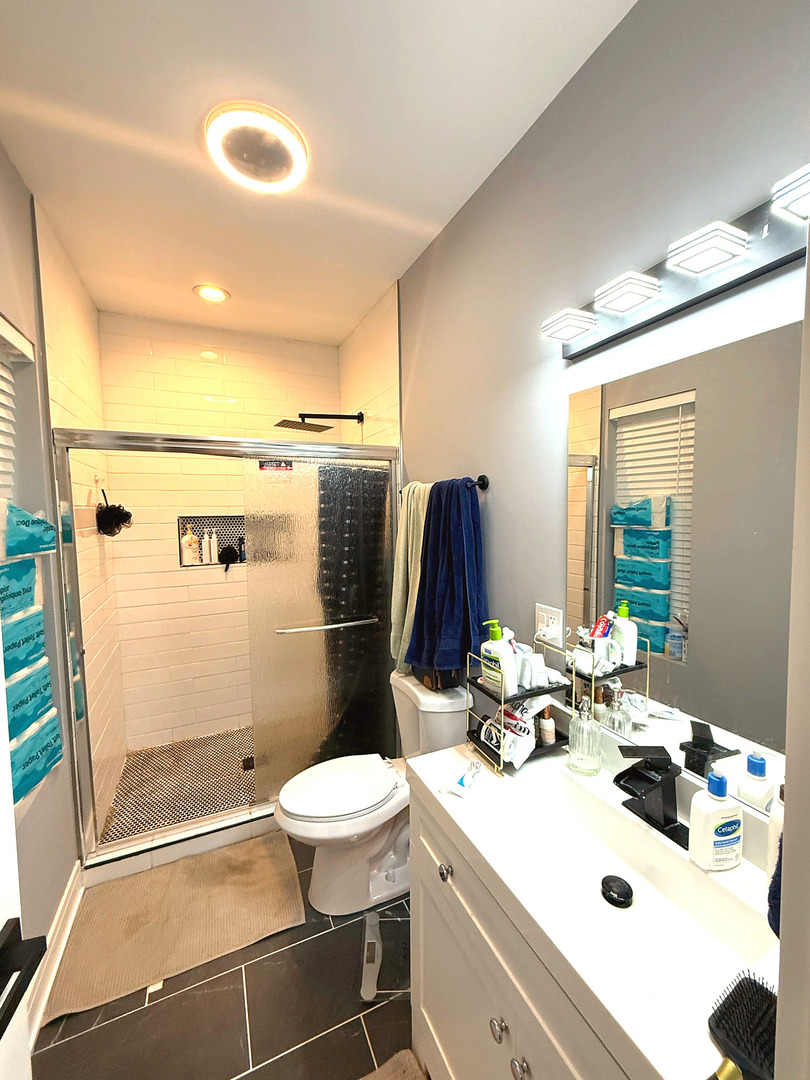 4925 N Albany Avenue