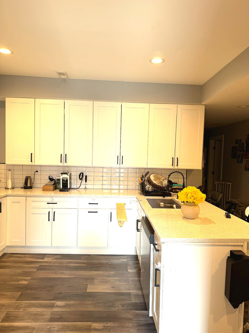 4925 N Albany Avenue