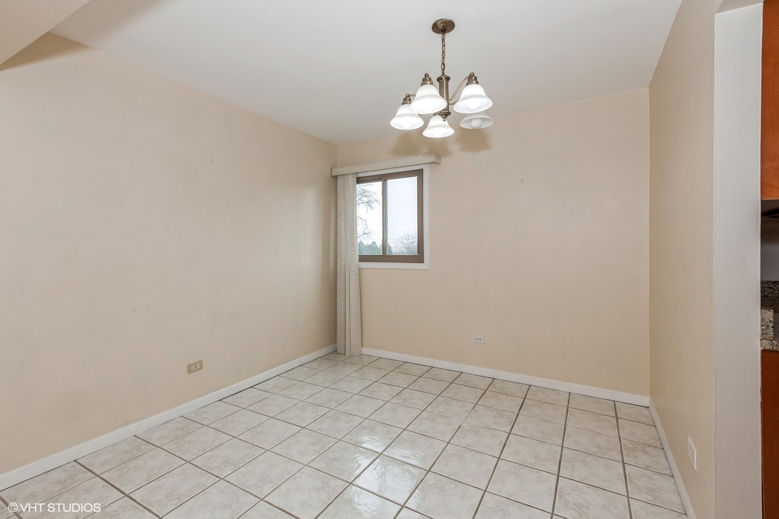 787 Wilson Avenue Unit: 17