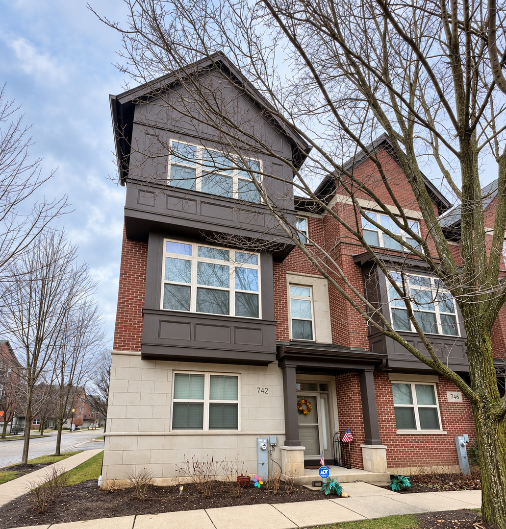 742 Summit Lane