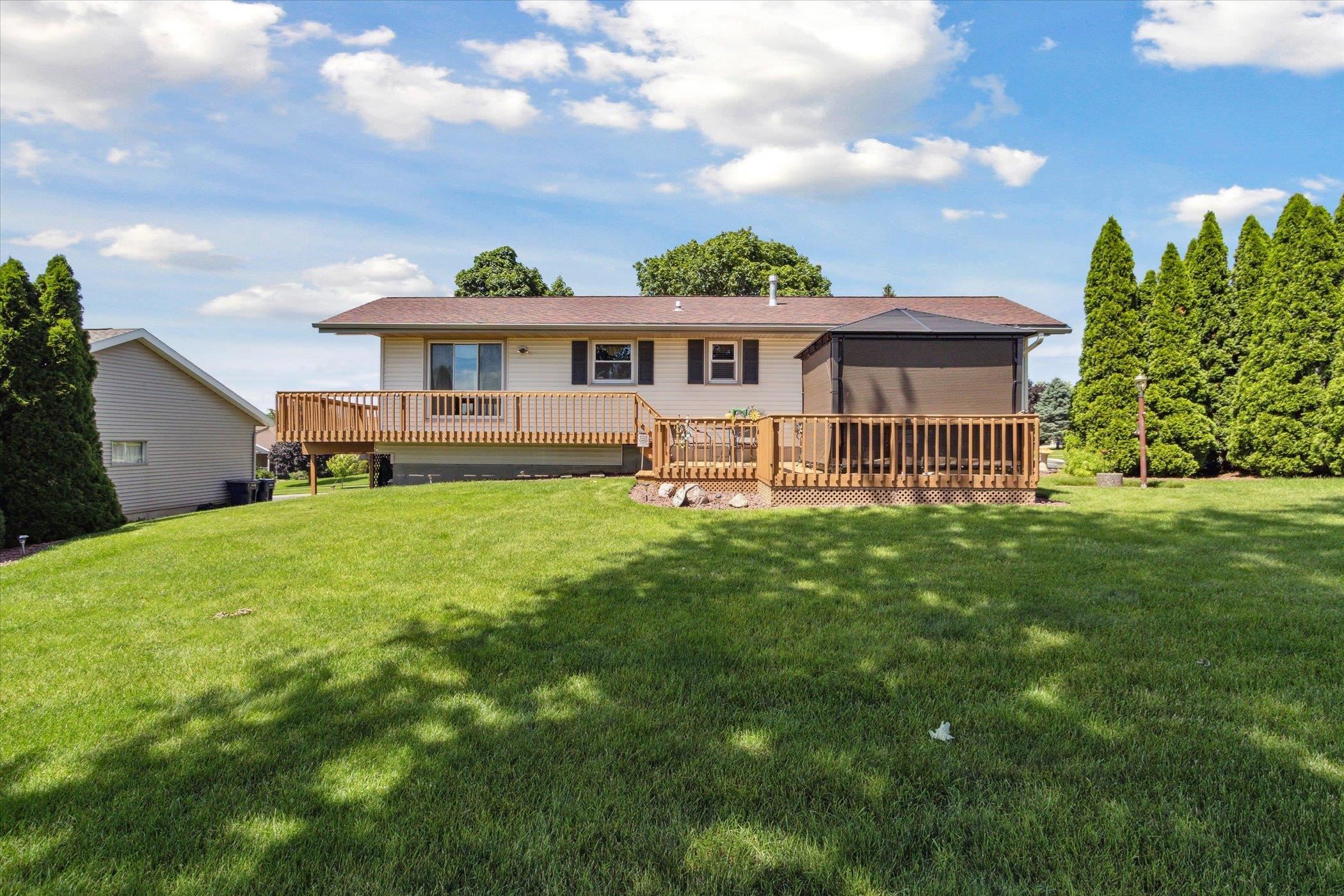 3209 Crabapple Lane