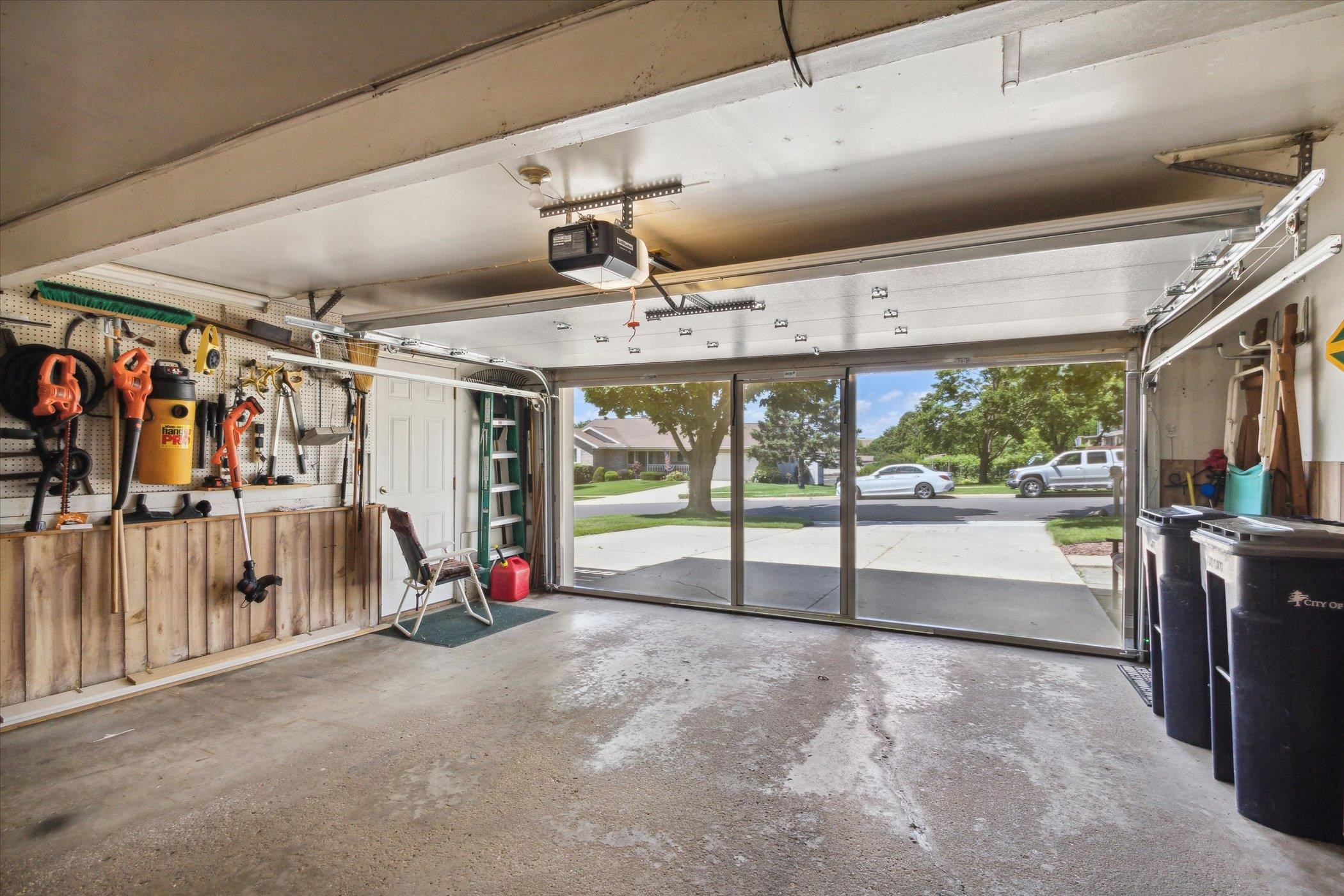 3209 Crabapple Lane