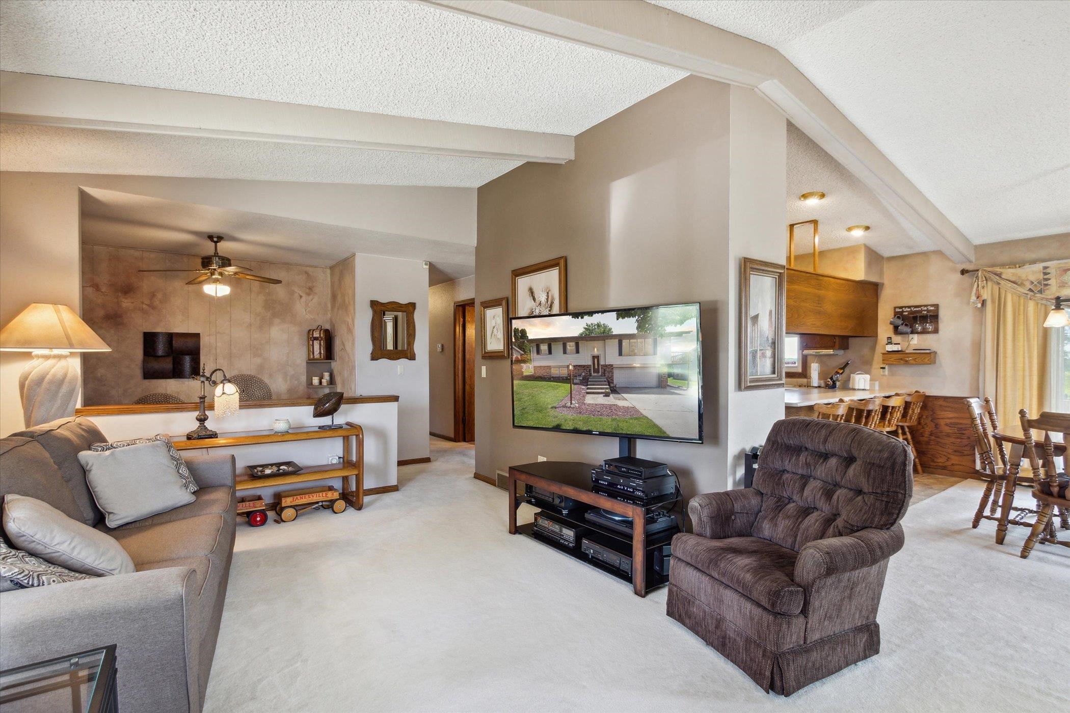 3209 Crabapple Lane