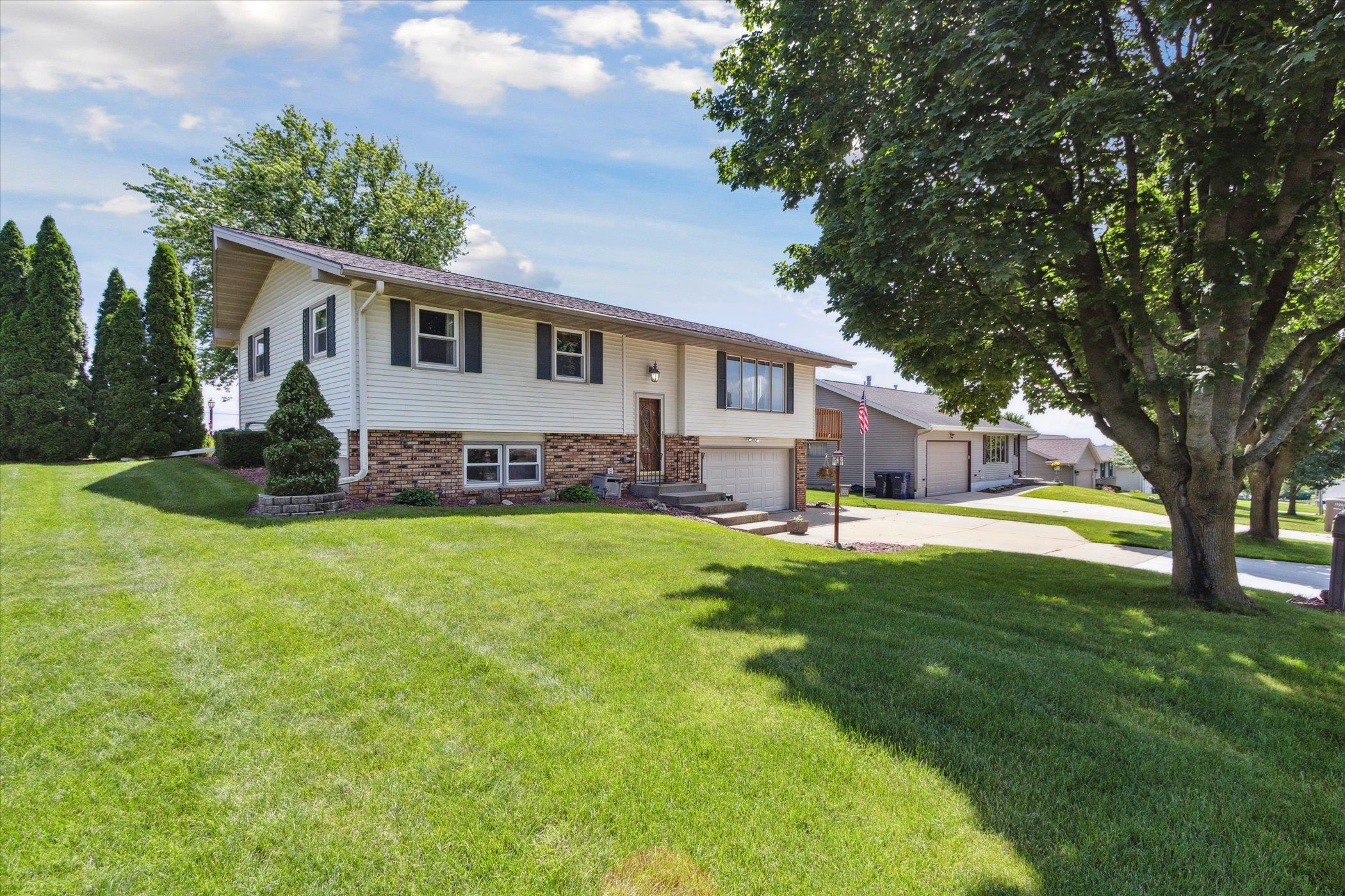 3209 Crabapple Lane