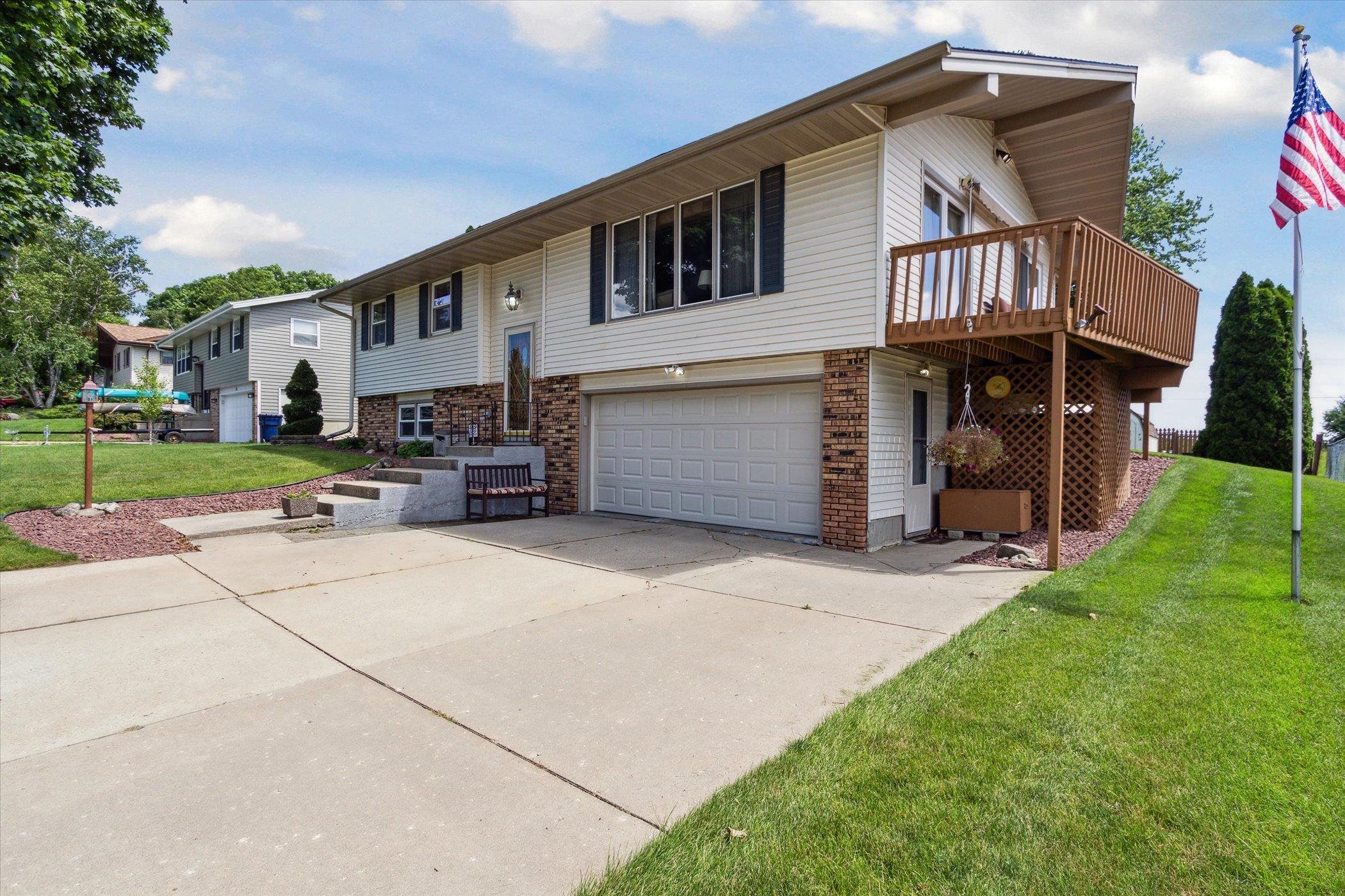 3209 Crabapple Lane
