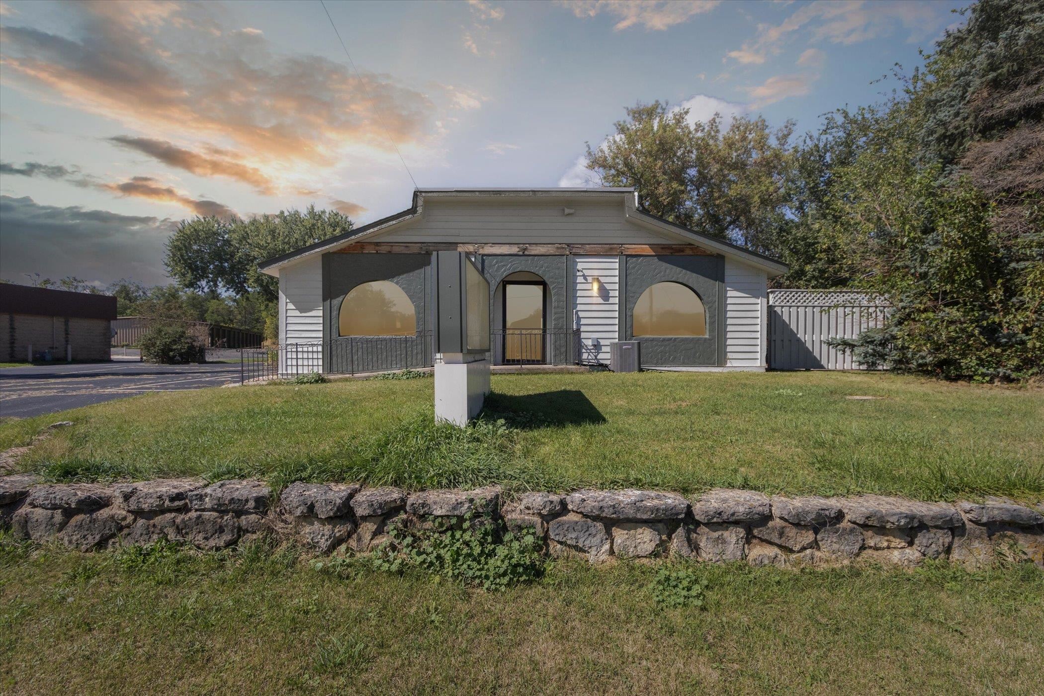 347 S John Paul Road