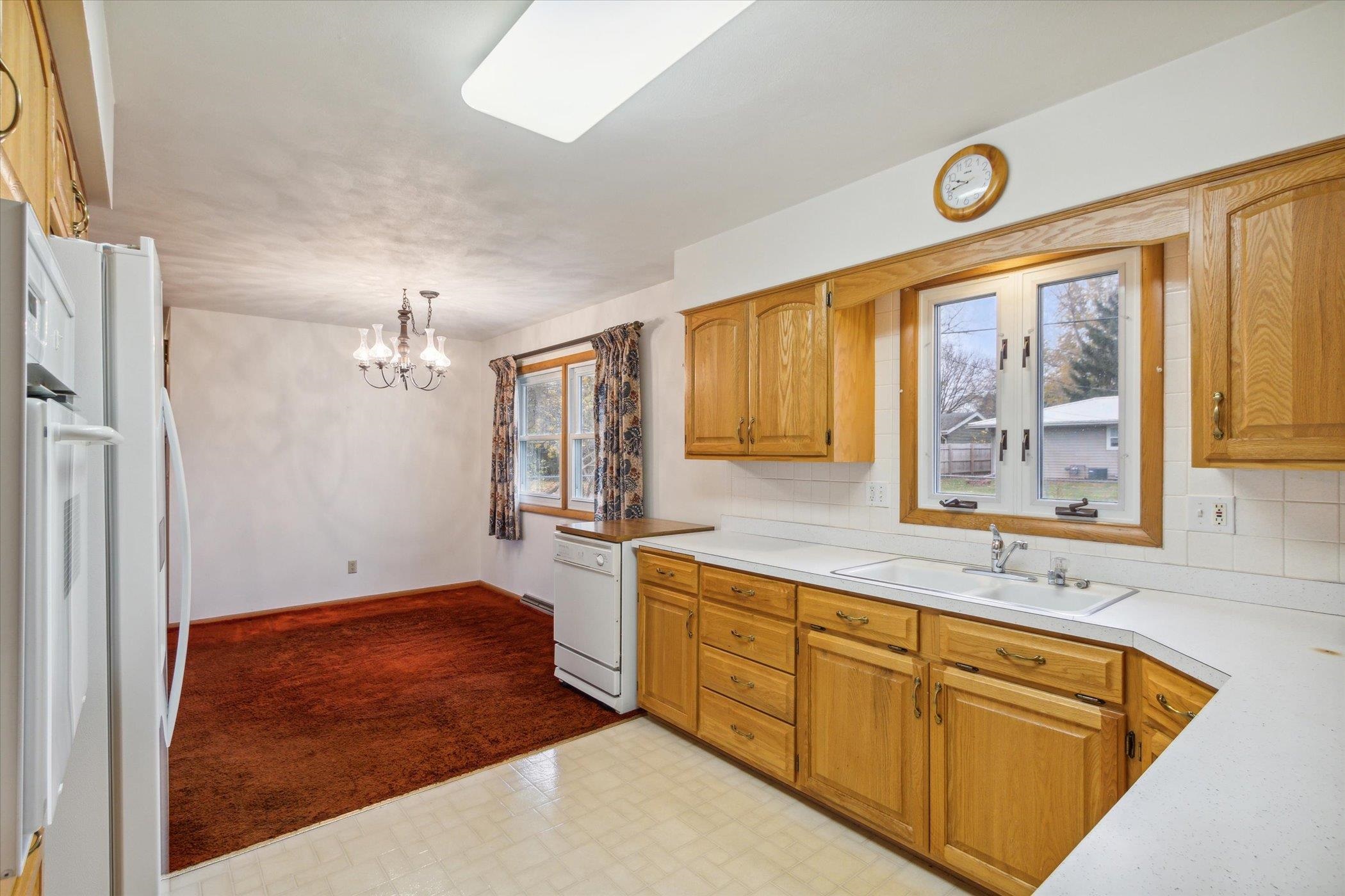 34 S Pontiac Drive