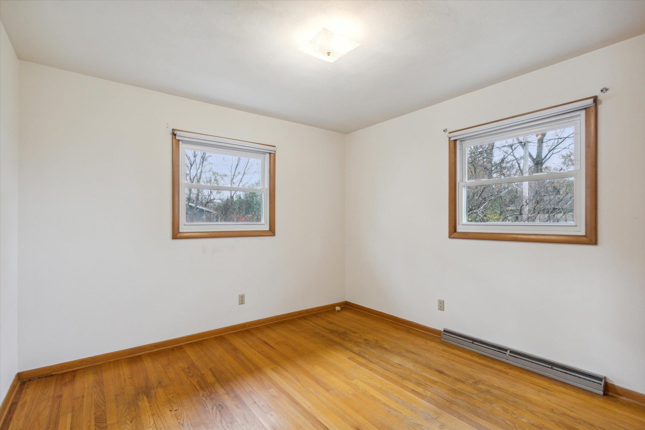 34 S Pontiac Drive