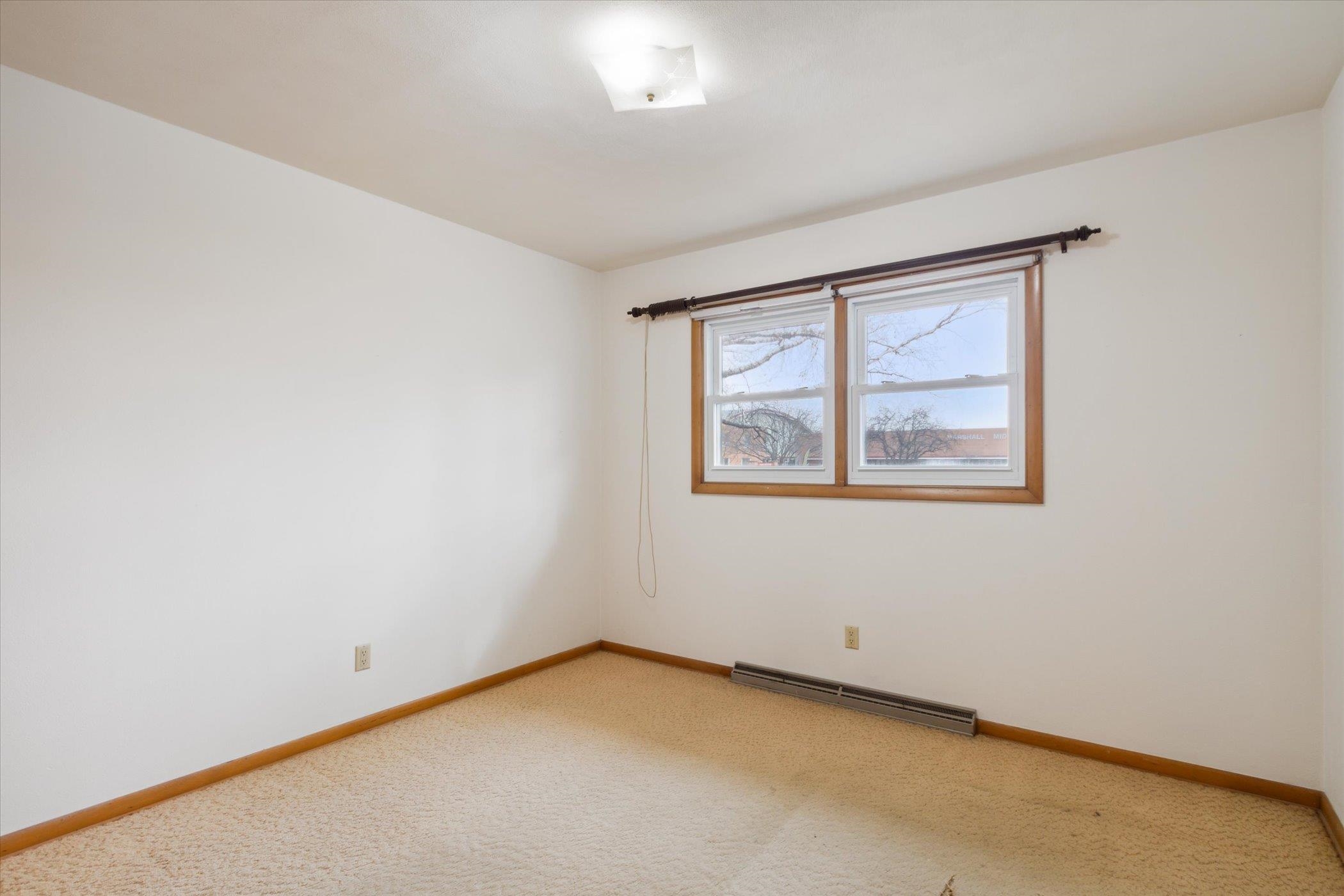 34 S Pontiac Drive