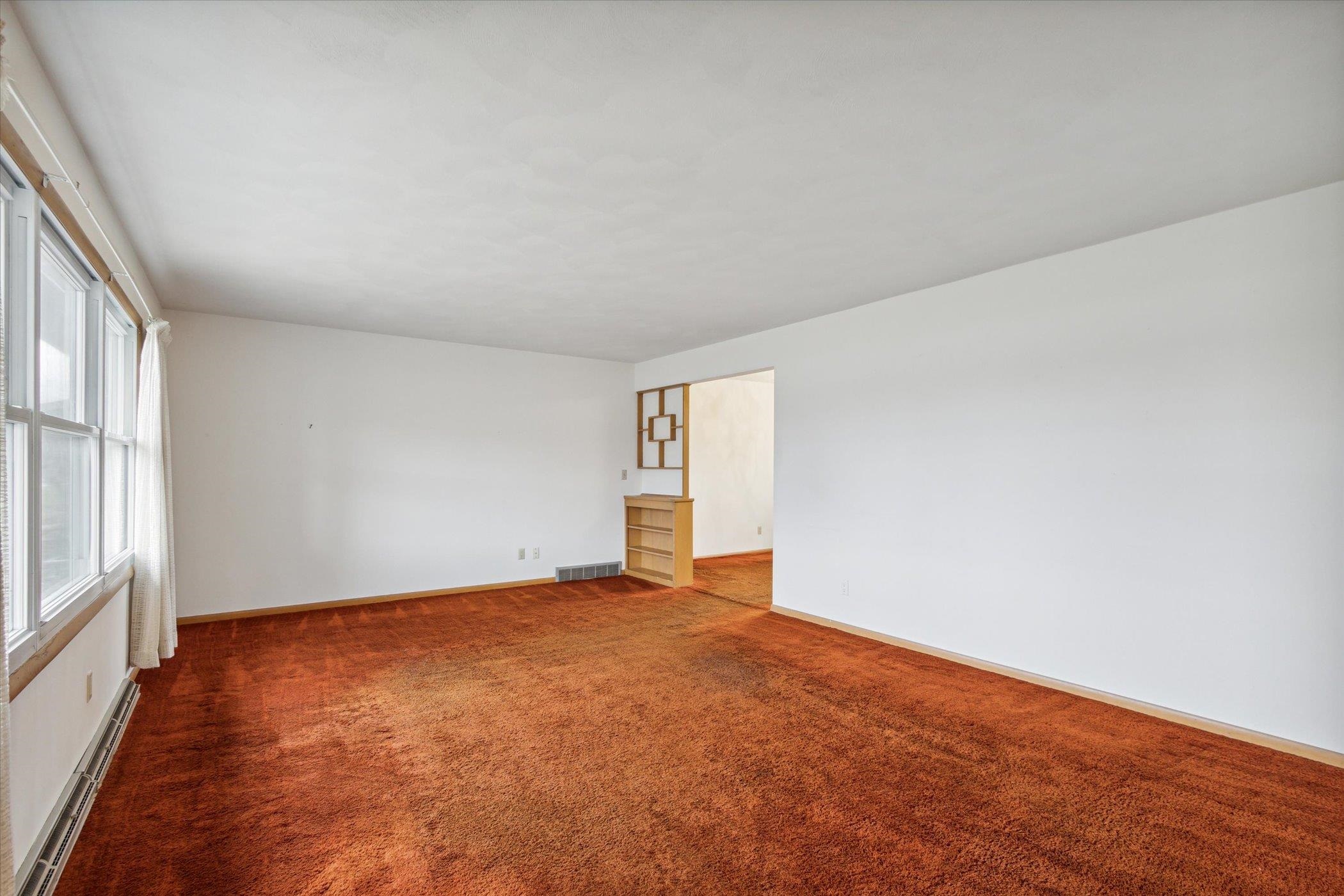 34 S Pontiac Drive