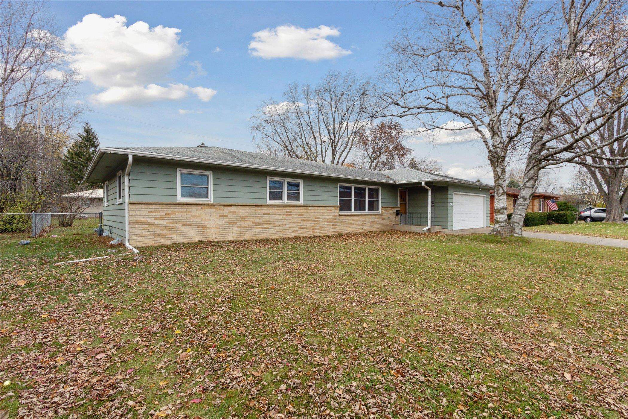 34 S Pontiac Drive