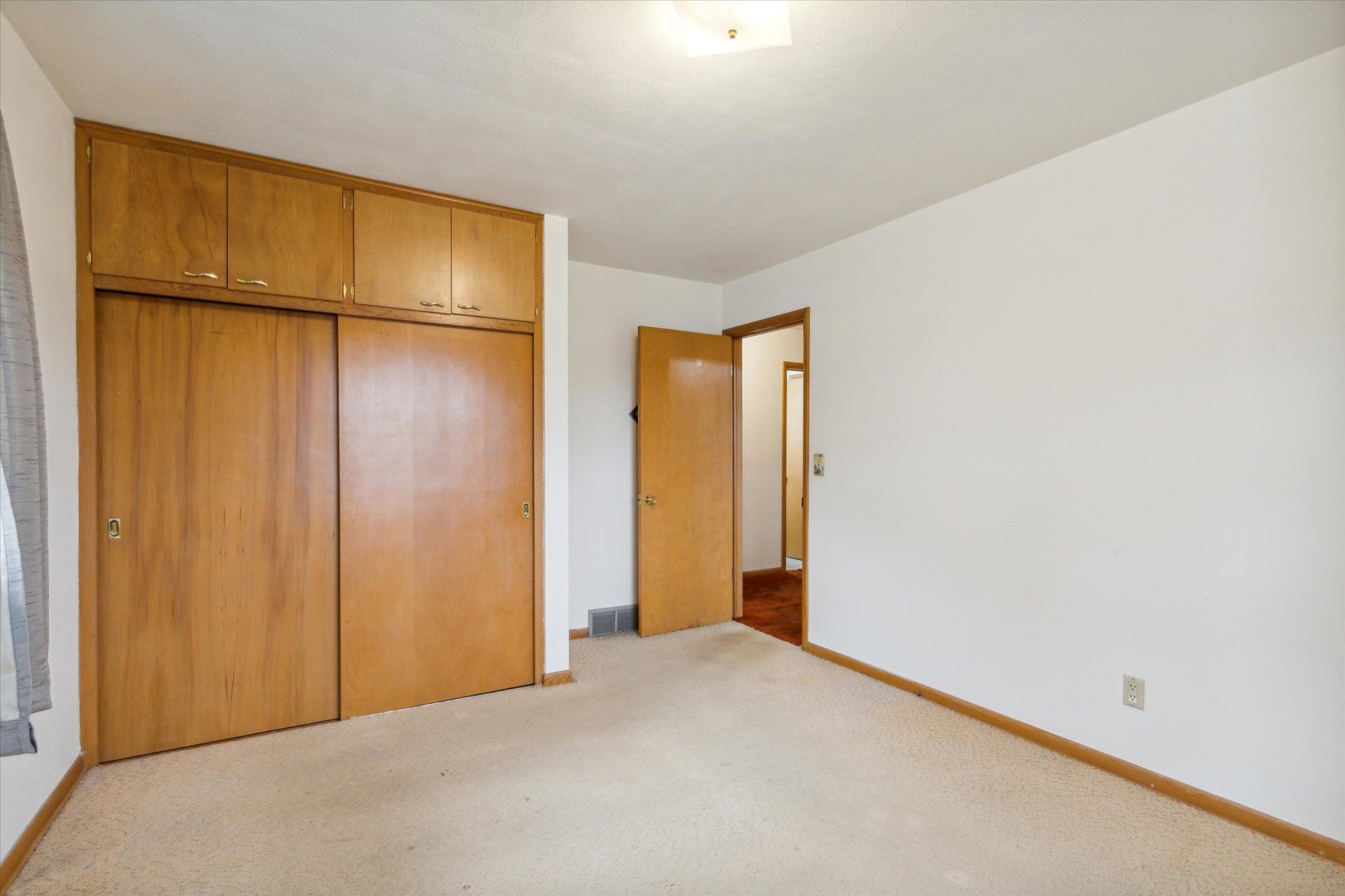 34 S Pontiac Drive