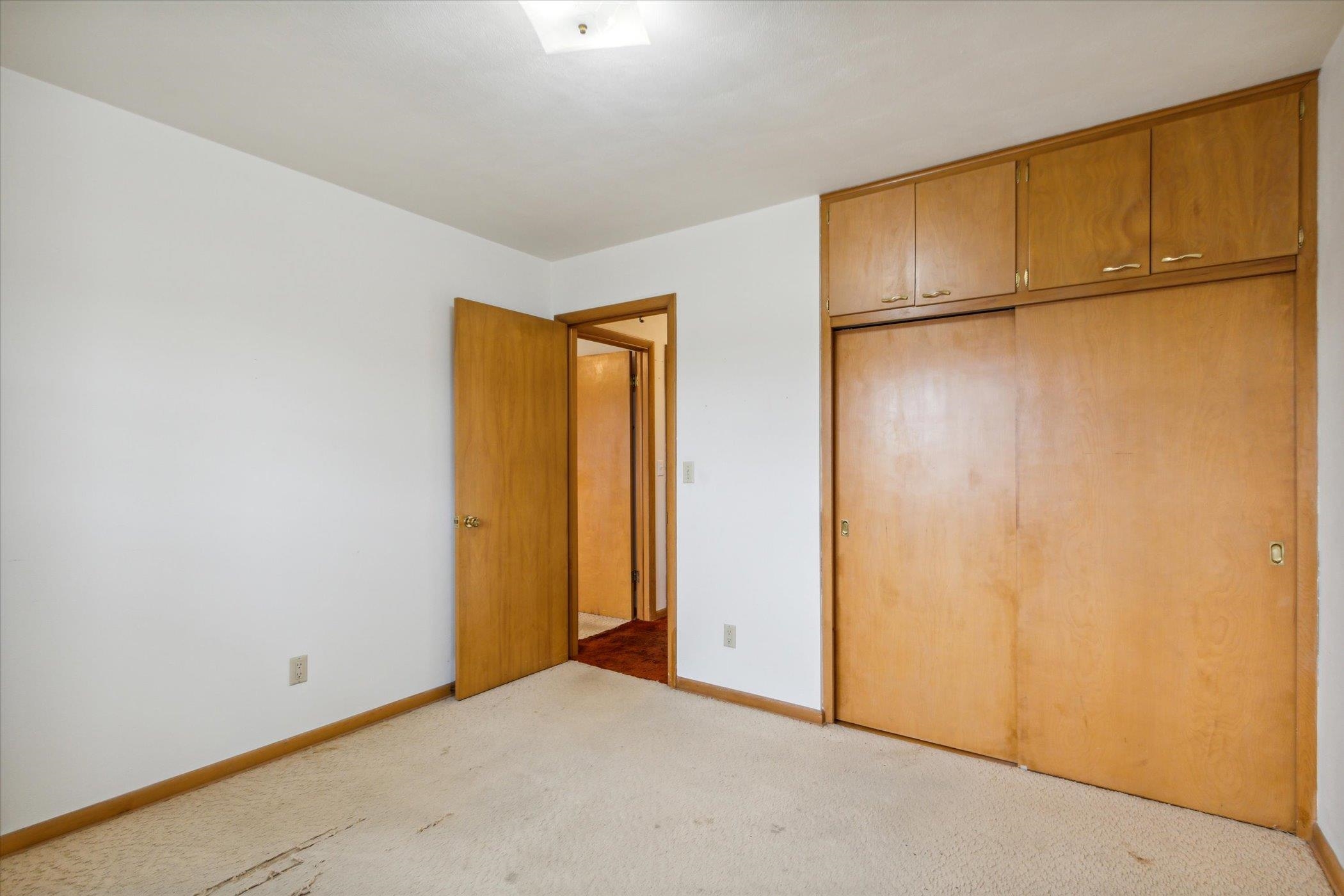 34 S Pontiac Drive