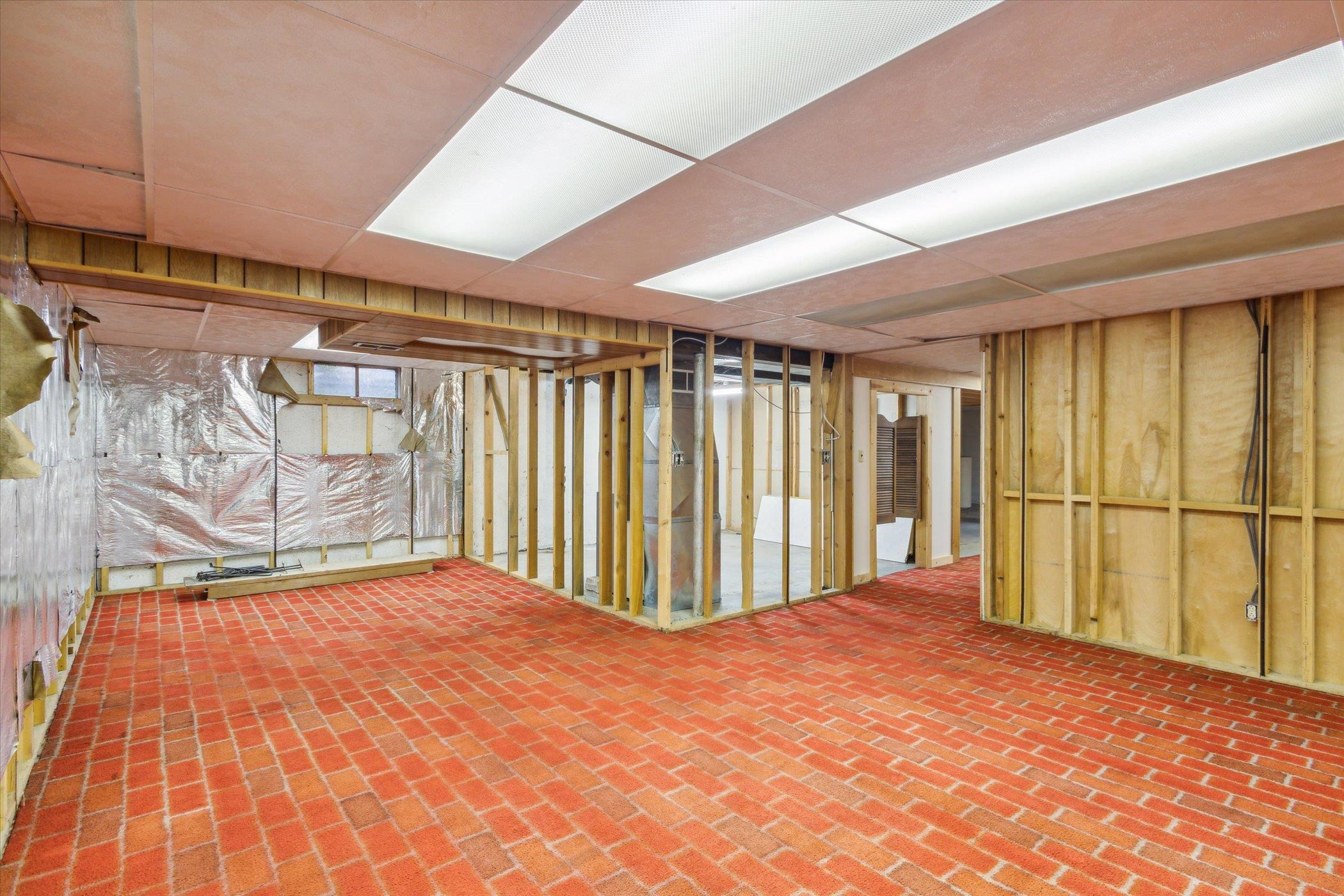34 S Pontiac Drive