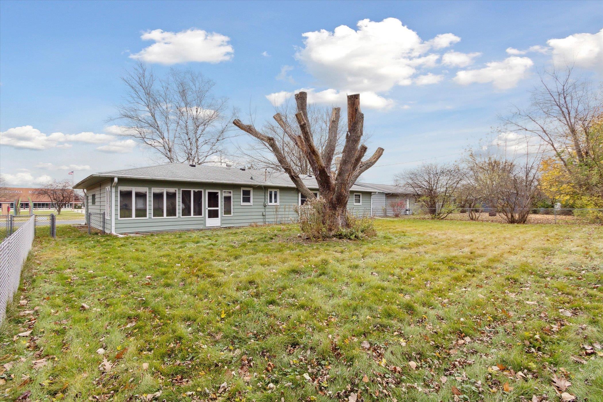 34 S Pontiac Drive
