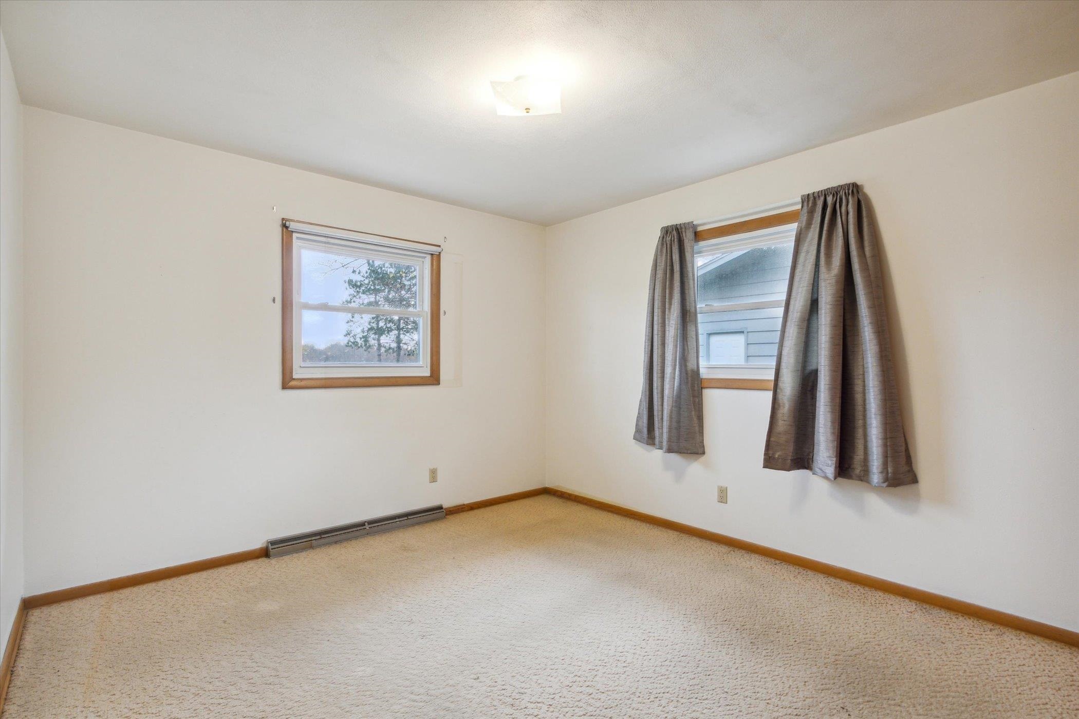 34 S Pontiac Drive