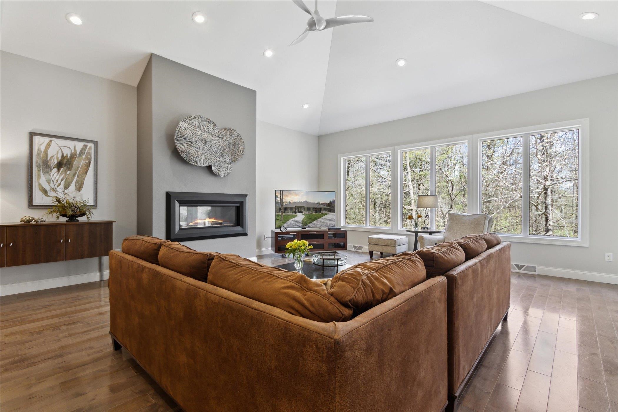 9422 N Raven Court