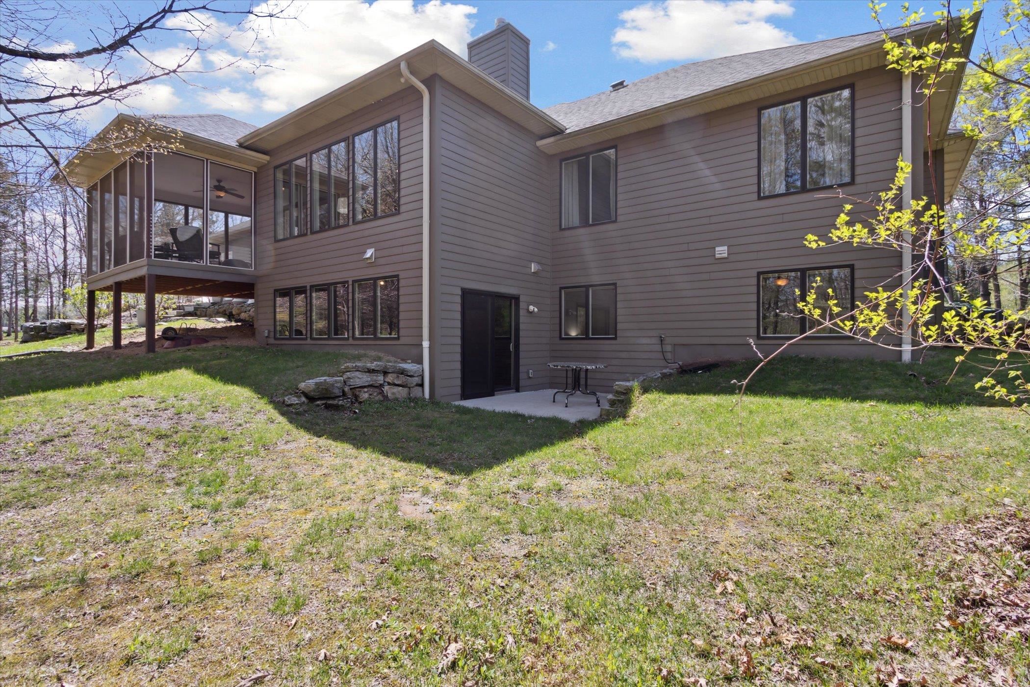 9422 N Raven Court