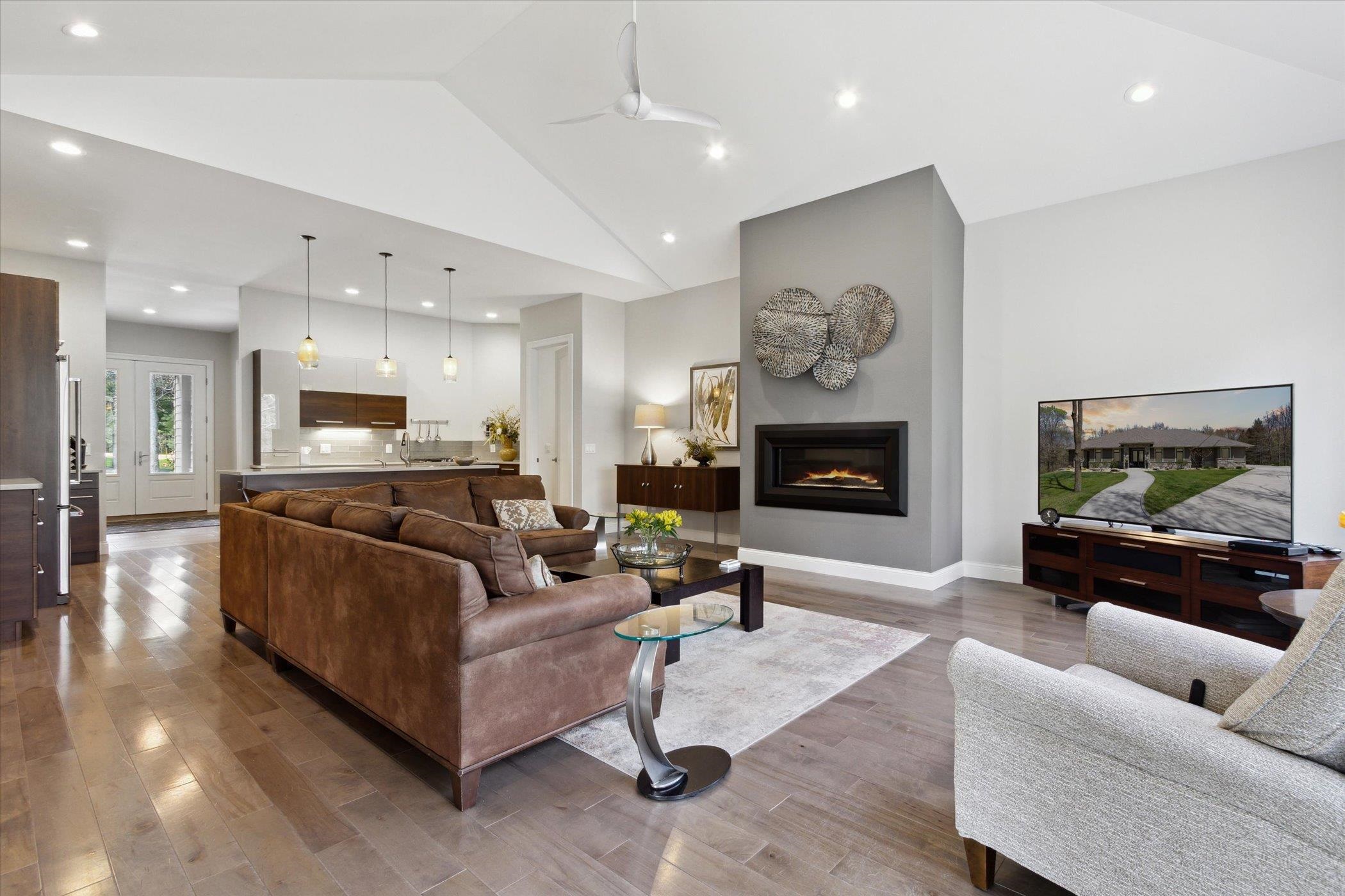 9422 N Raven Court
