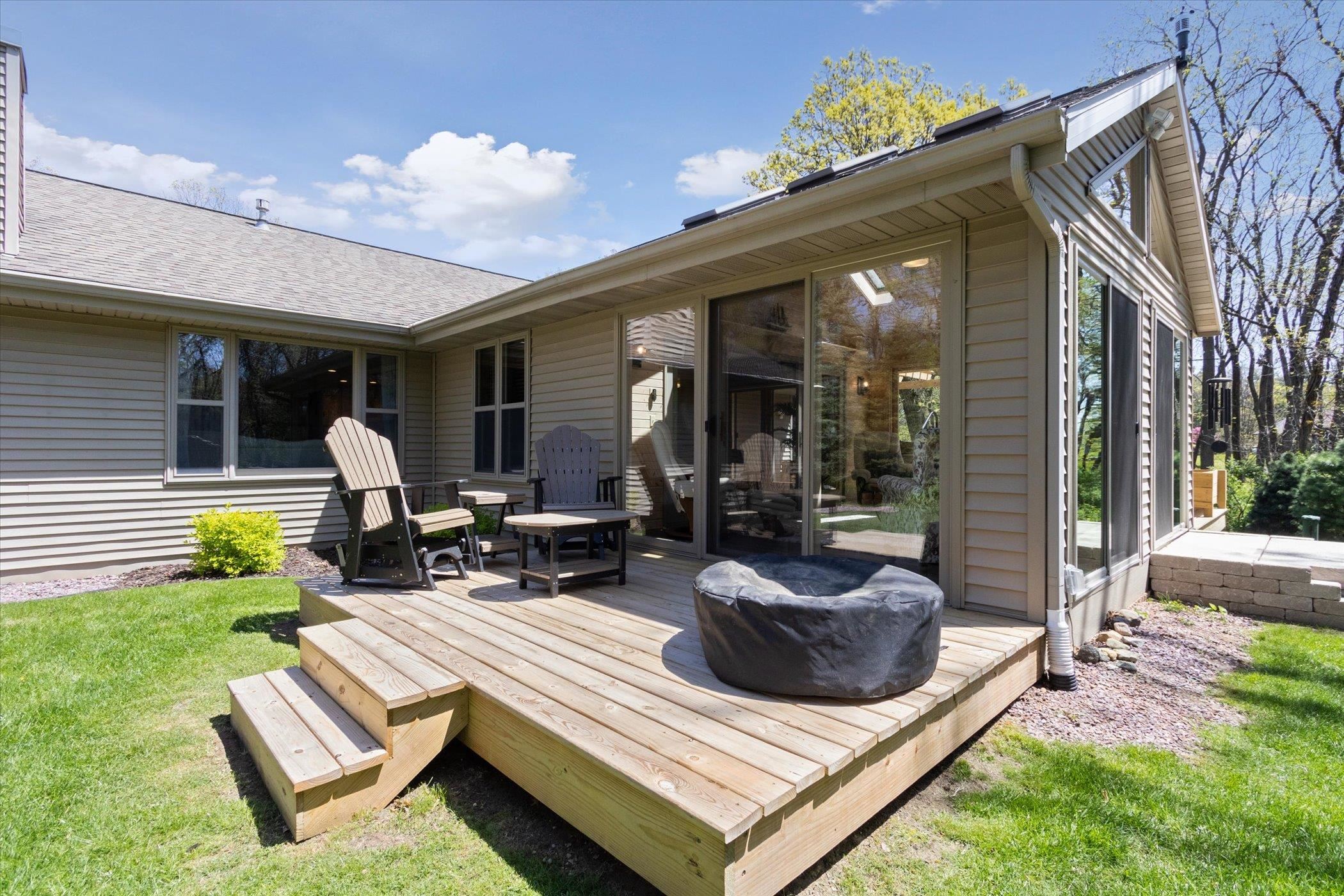 2015 W Glenmoor Lane