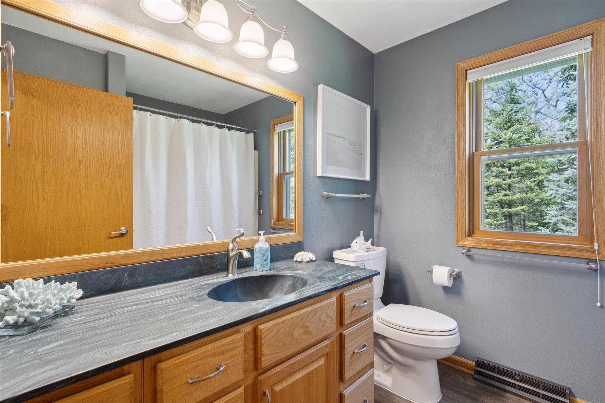 2015 W Glenmoor Lane