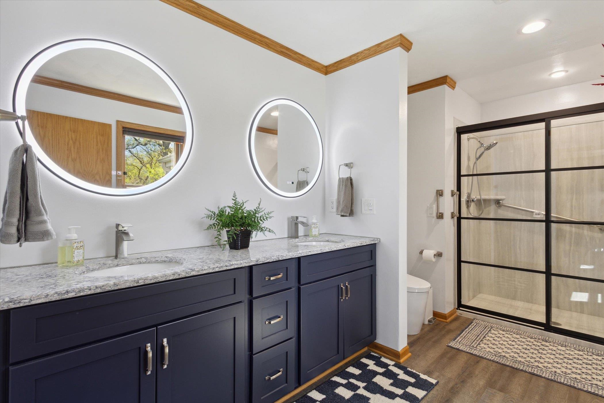 2015 W Glenmoor Lane
