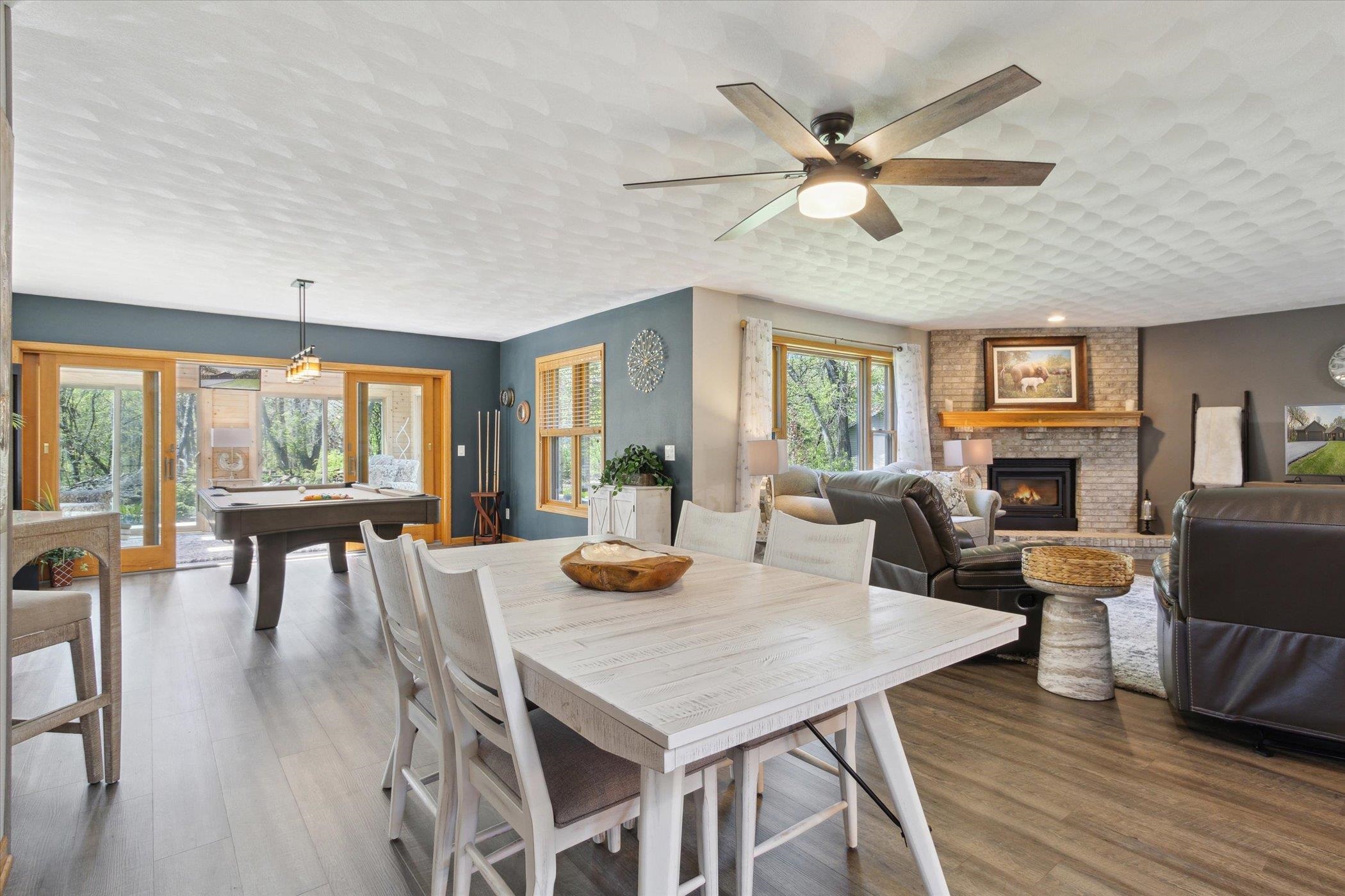 2015 W Glenmoor Lane