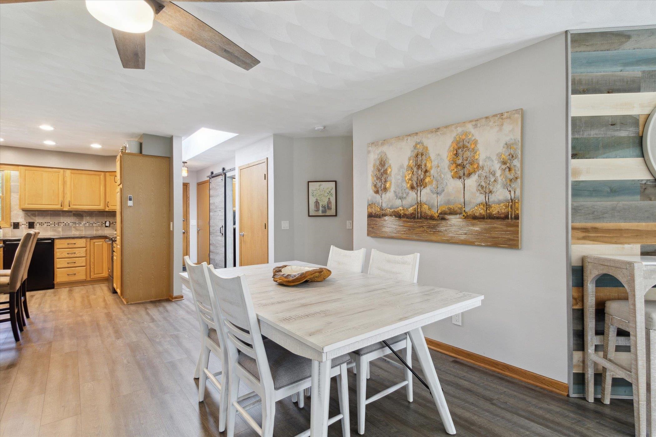 2015 W Glenmoor Lane
