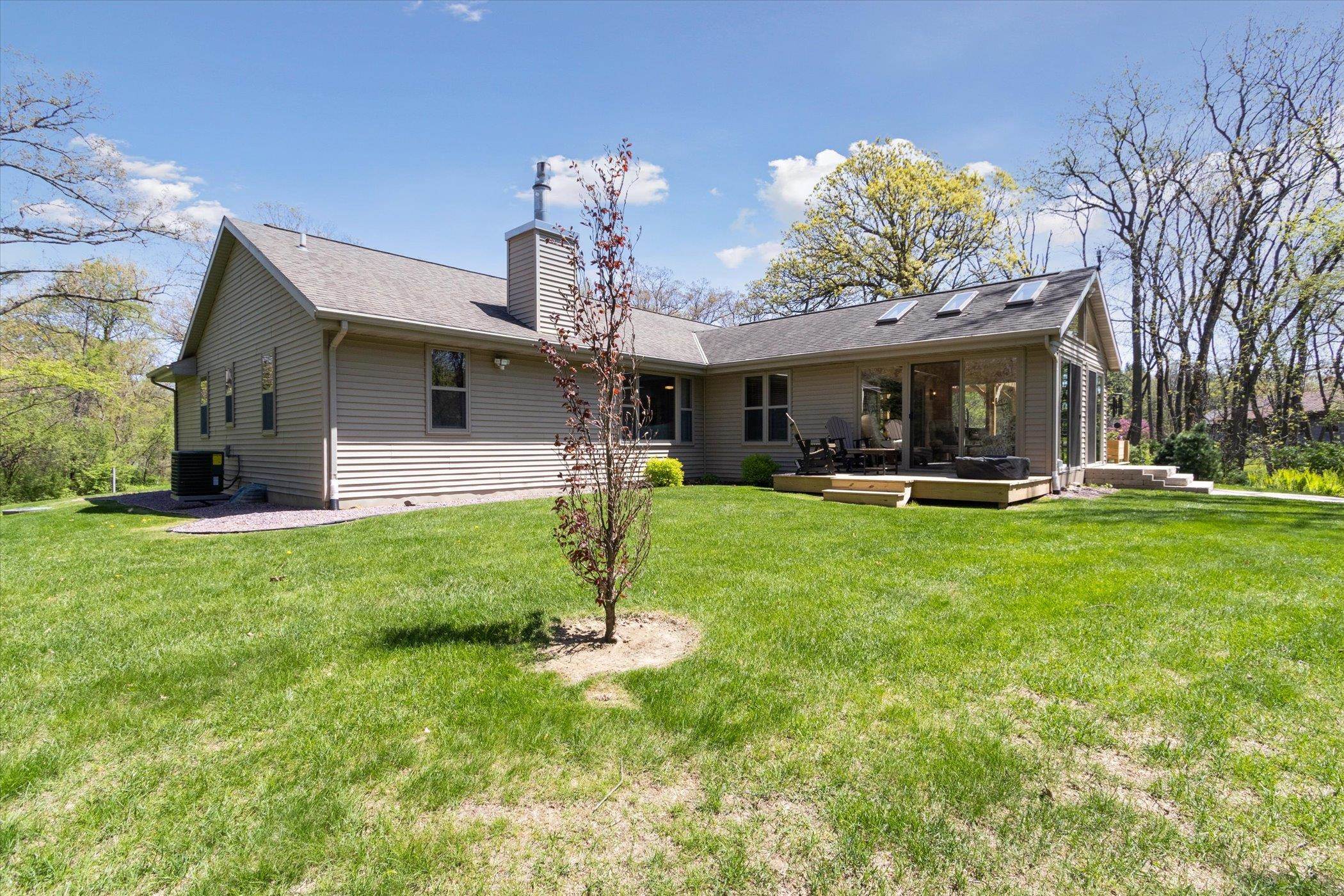 2015 W Glenmoor Lane