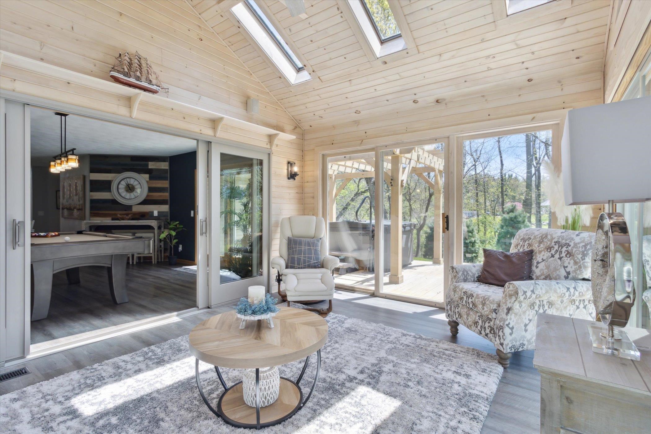 2015 W Glenmoor Lane