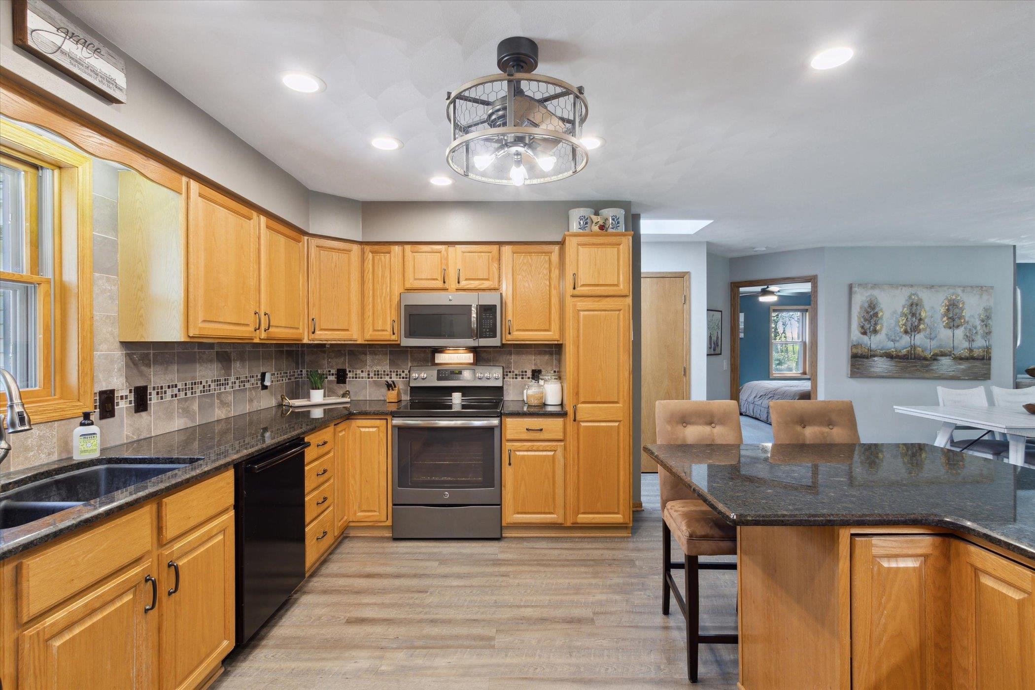 2015 W Glenmoor Lane
